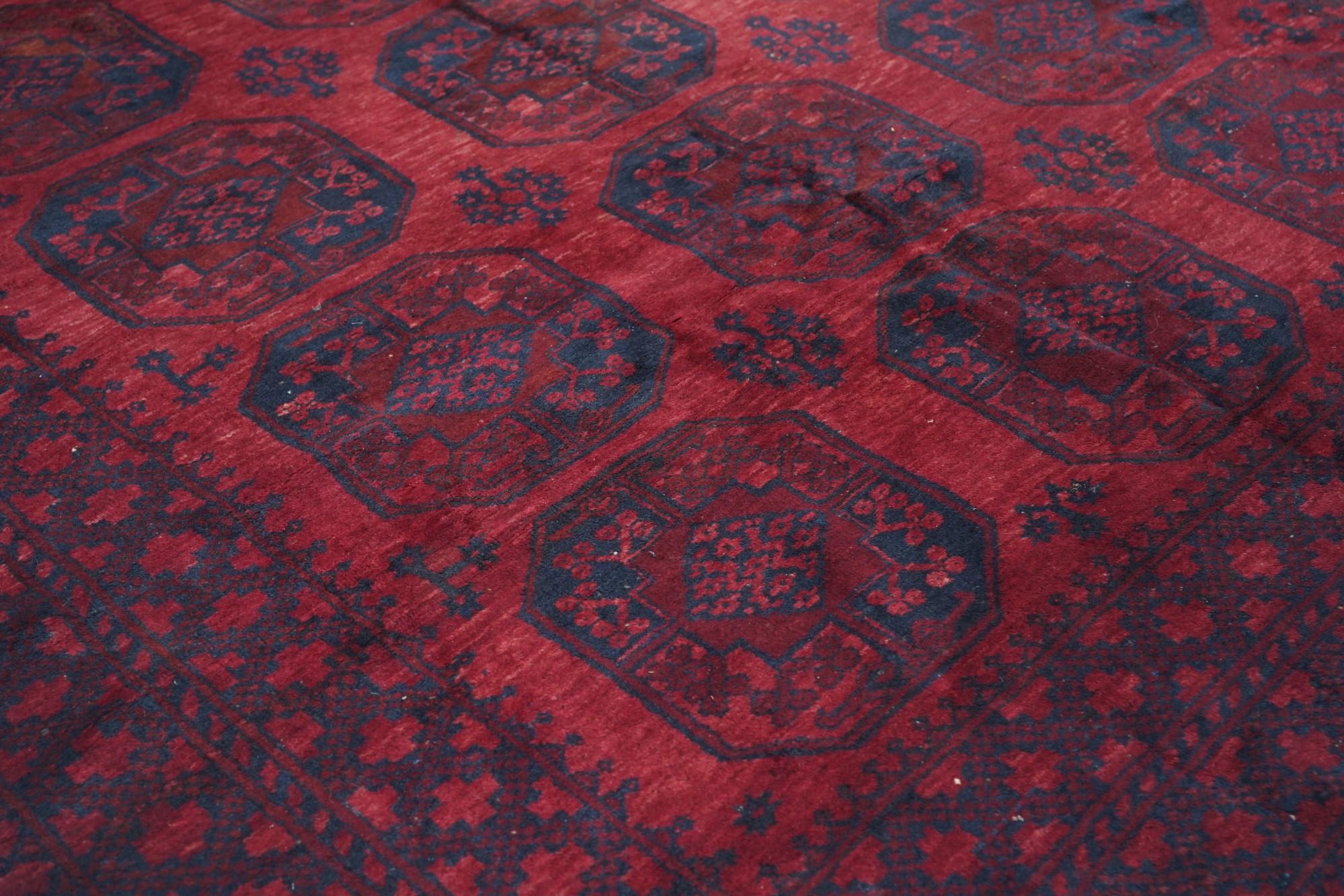 Vintage Bokhara Rug 6'11'' x 8'11'' In Good Condition For Sale In New York, NY