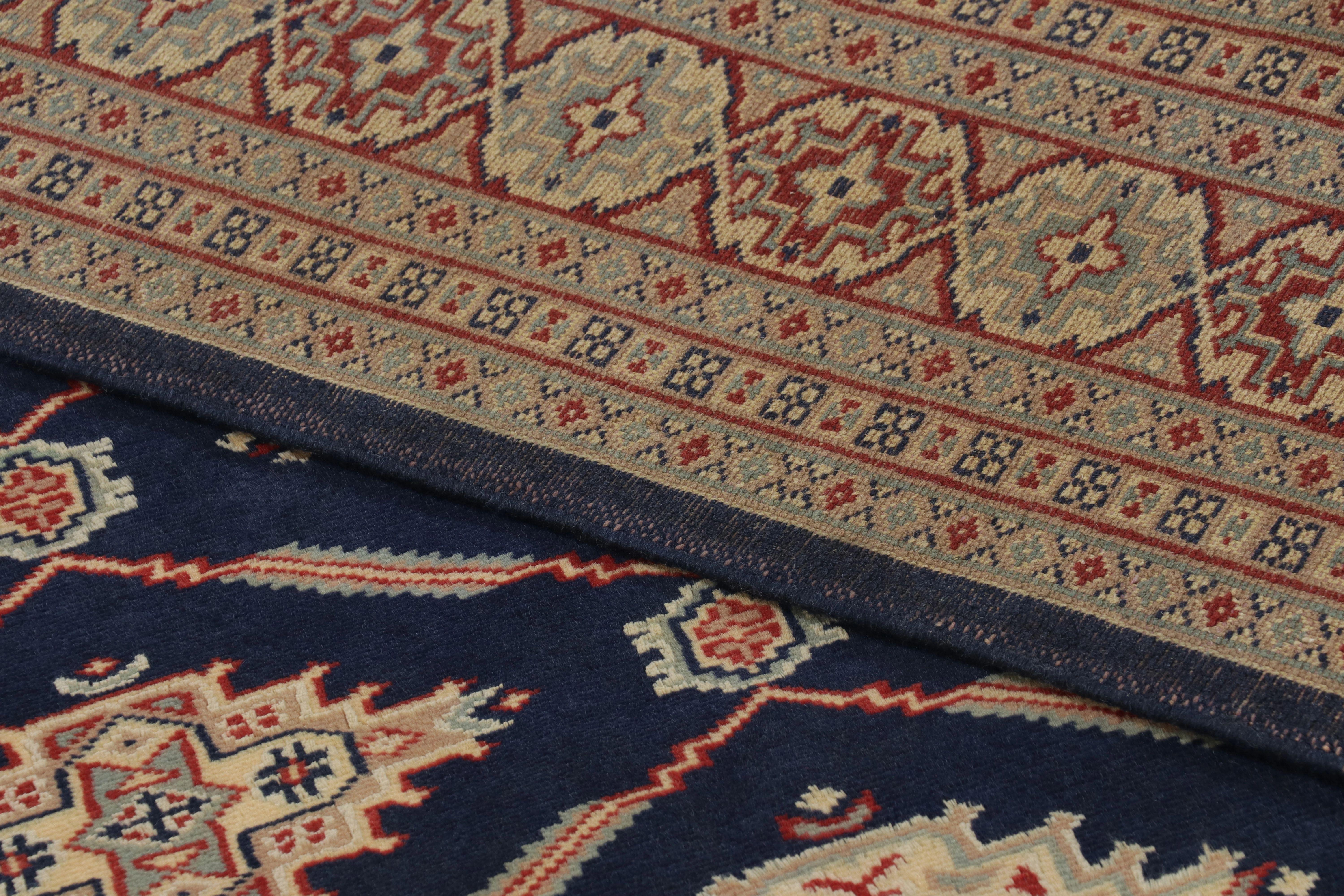 Fine XX secolo Tappeto vintage Bokhara blu navy con motivi geometrici beige - Rug & Kilim in vendita