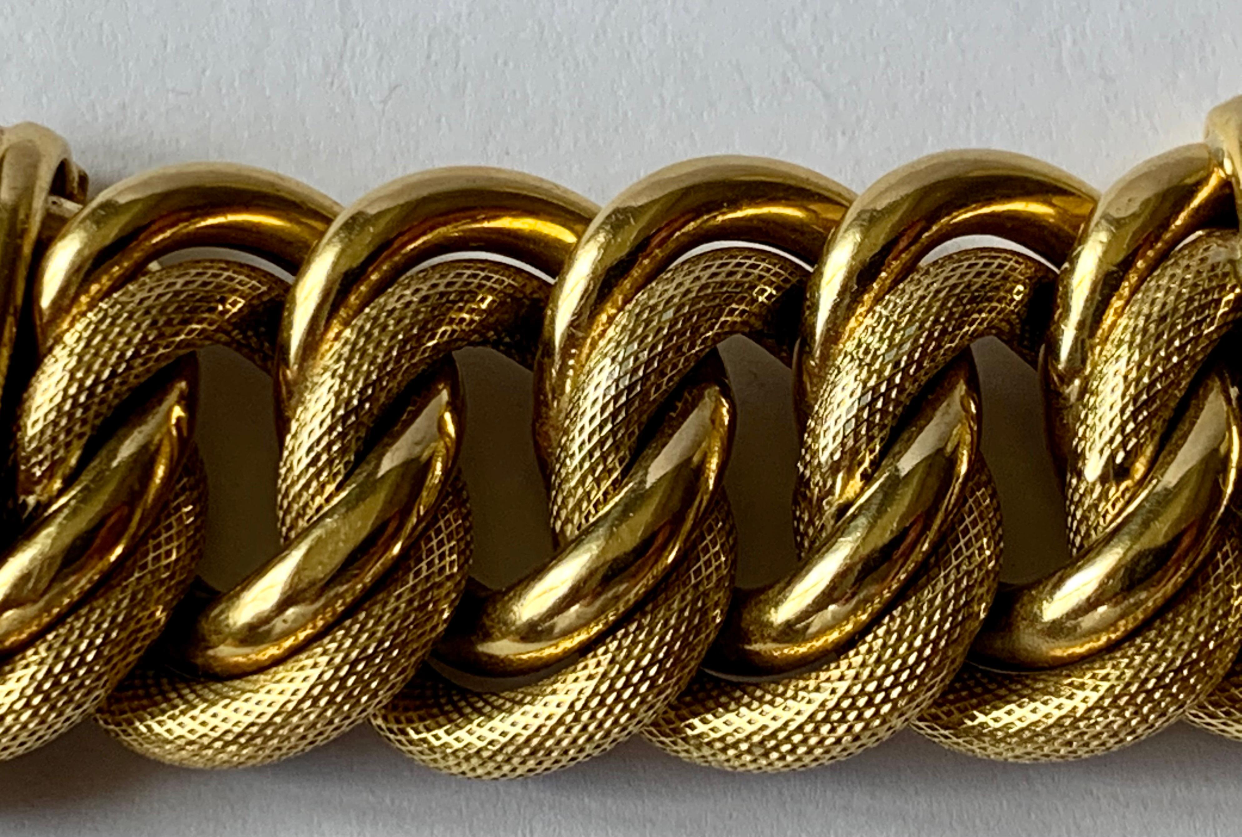 Vintage Bold Modern Italian 18 K Yellow Gold Bracelet In Good Condition For Sale In Zurich, Zollstrasse