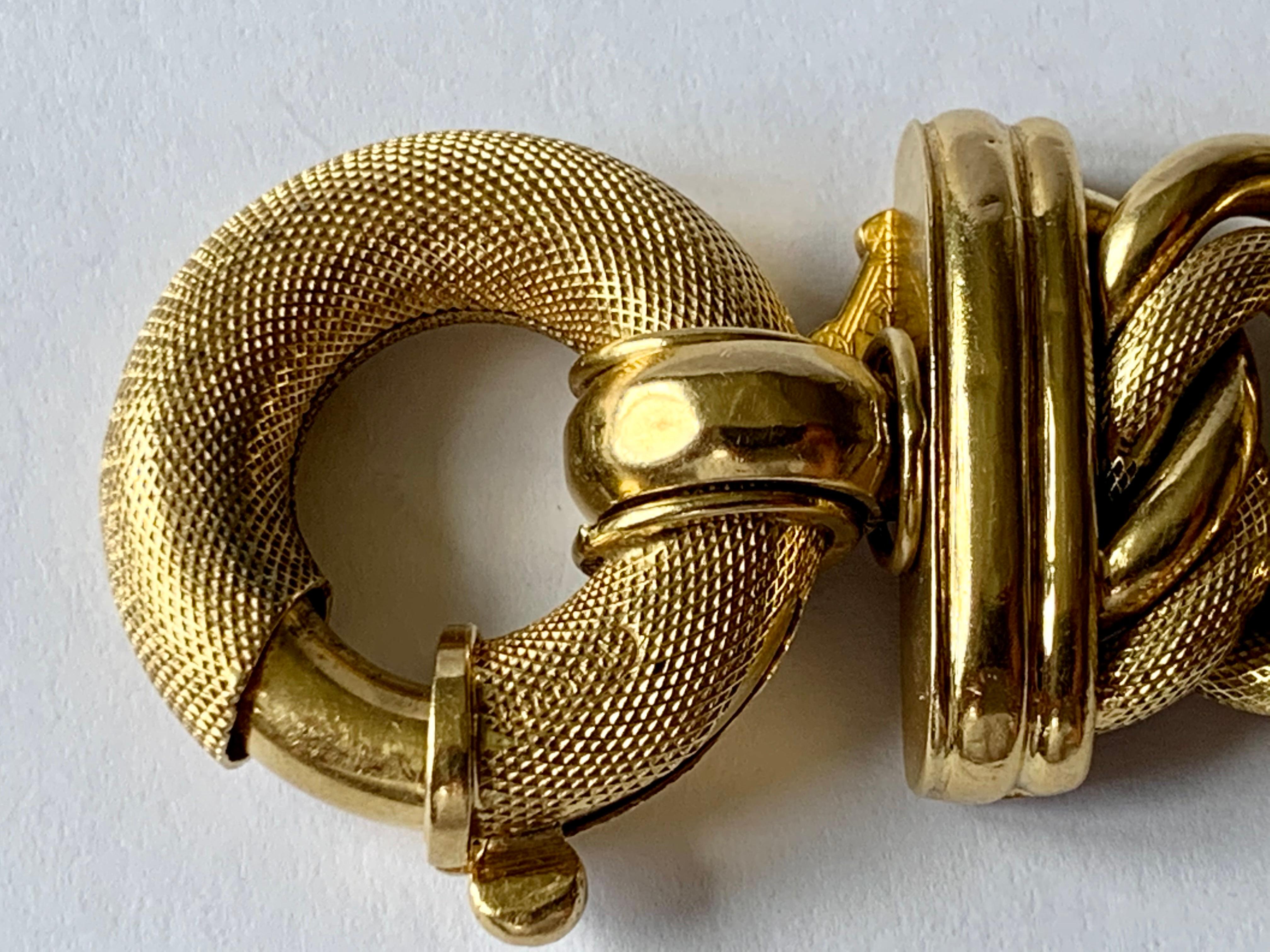 Women's or Men's Vintage Bold Modern Italian 18 K Yellow Gold Bracelet For Sale