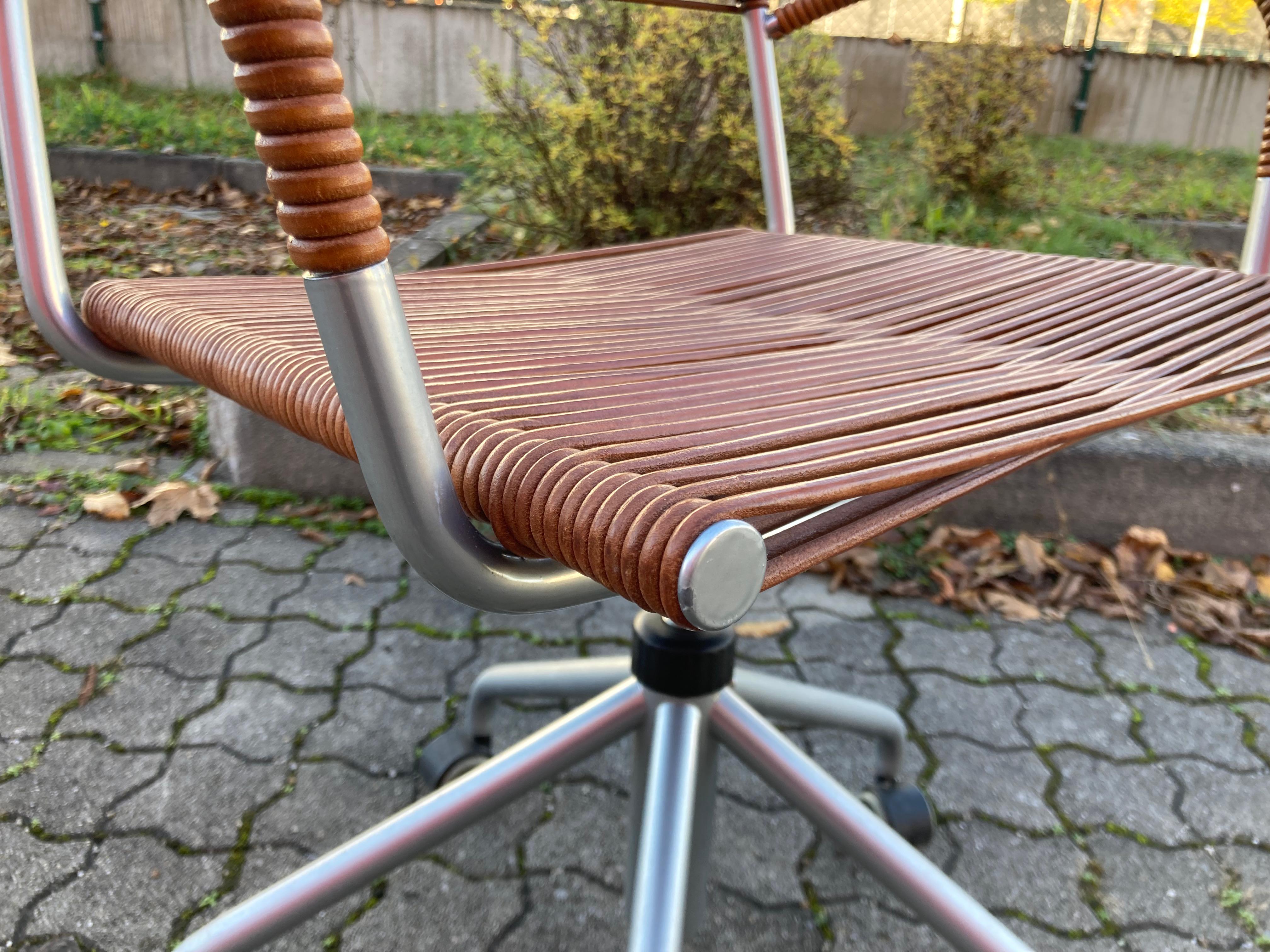 Chaise de bureau vintage Bonacina Miss B Classic à roulettes par Tito Agnoli en vente 7