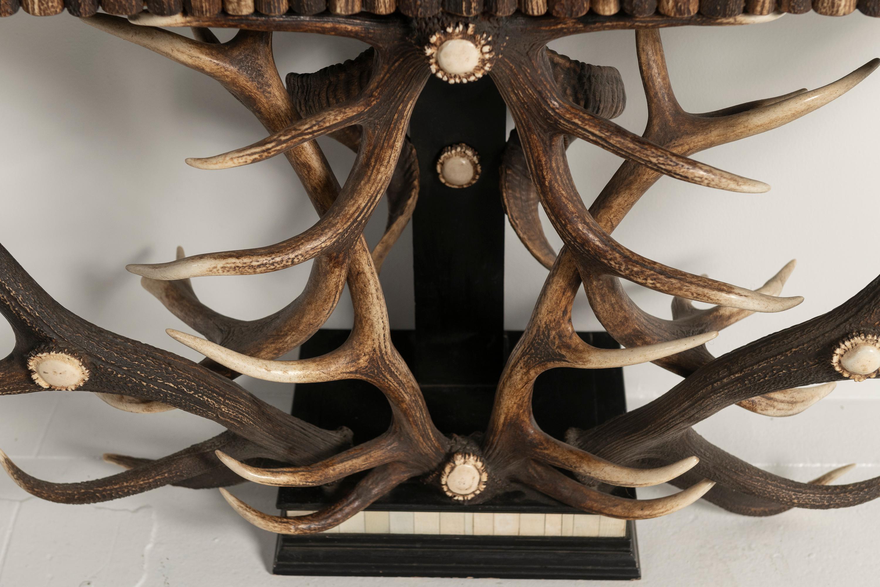 Set di consolle e specchi d'epoca in osso, corno, legno, Horn e marmo, anni '70 in vendita 5