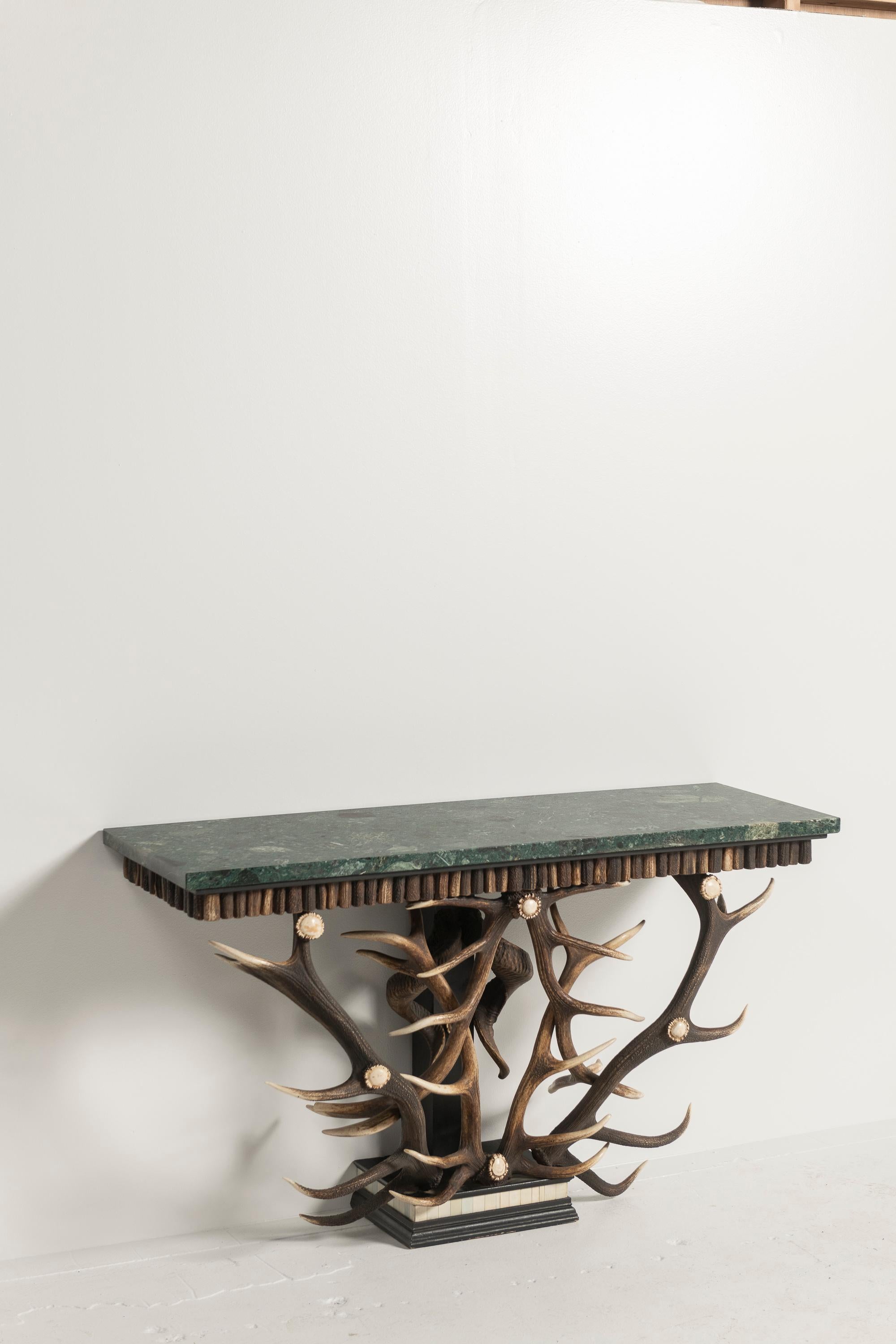 Set di consolle e specchi d'epoca in osso, corno, legno, Horn e marmo, anni '70 in vendita 1