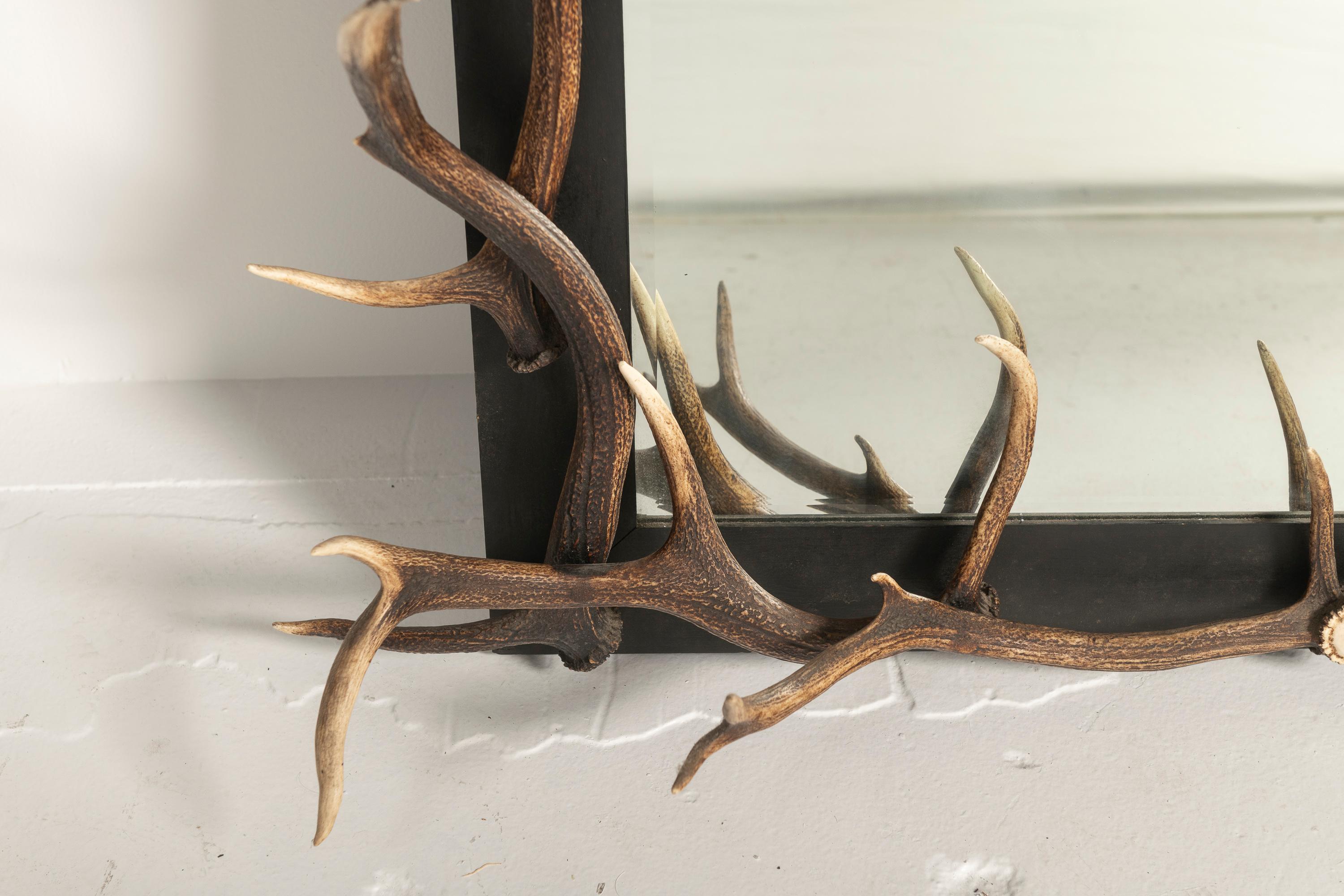 Vintage-Knochen, Geweih, Holz, Horn Spiegel, 1970er Jahre im Zustand „Gut“ im Angebot in San Francisco, CA