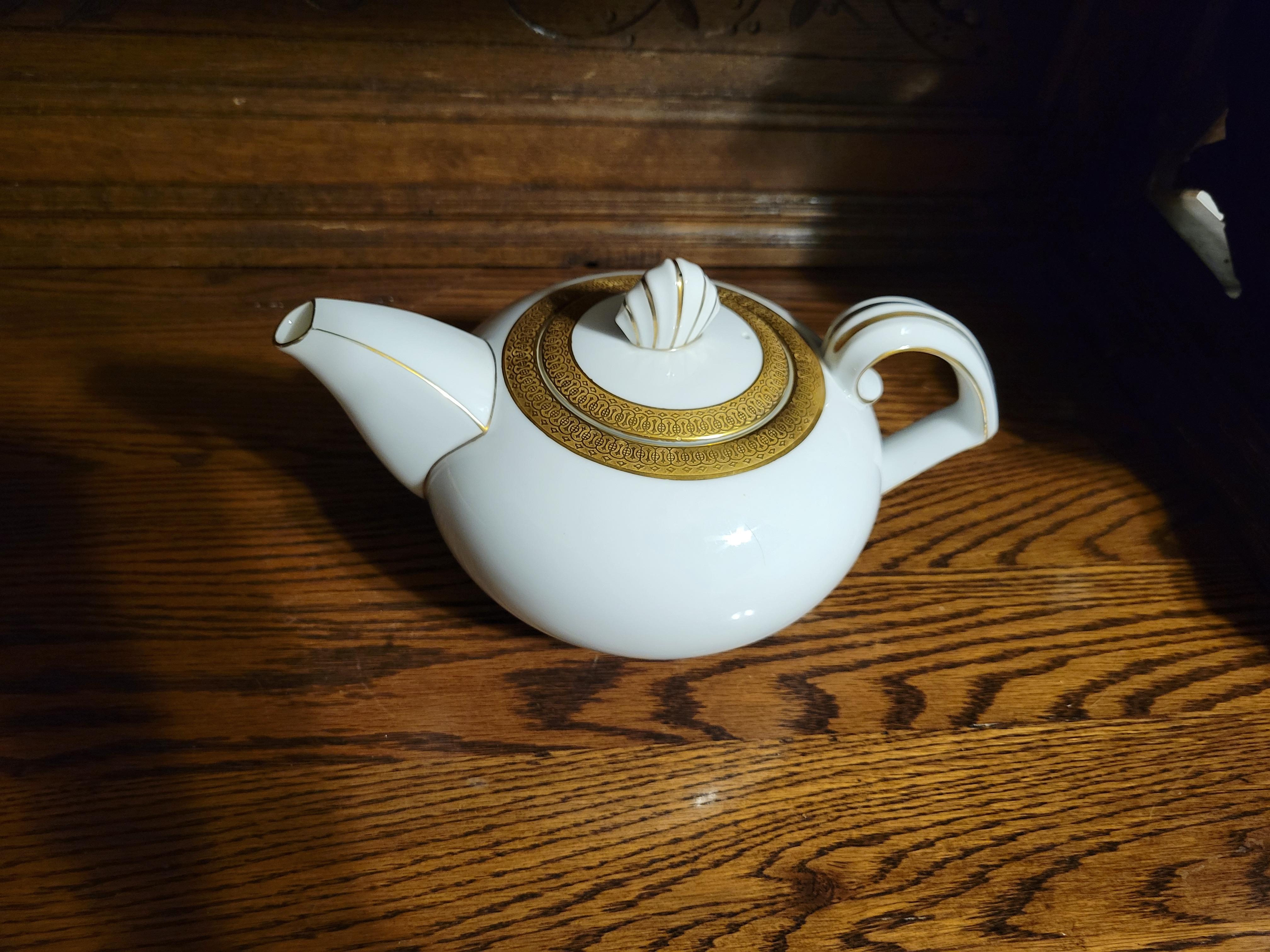 Vintage, 1950's Narumi (Japan) Fine China Teapot For Sale 3