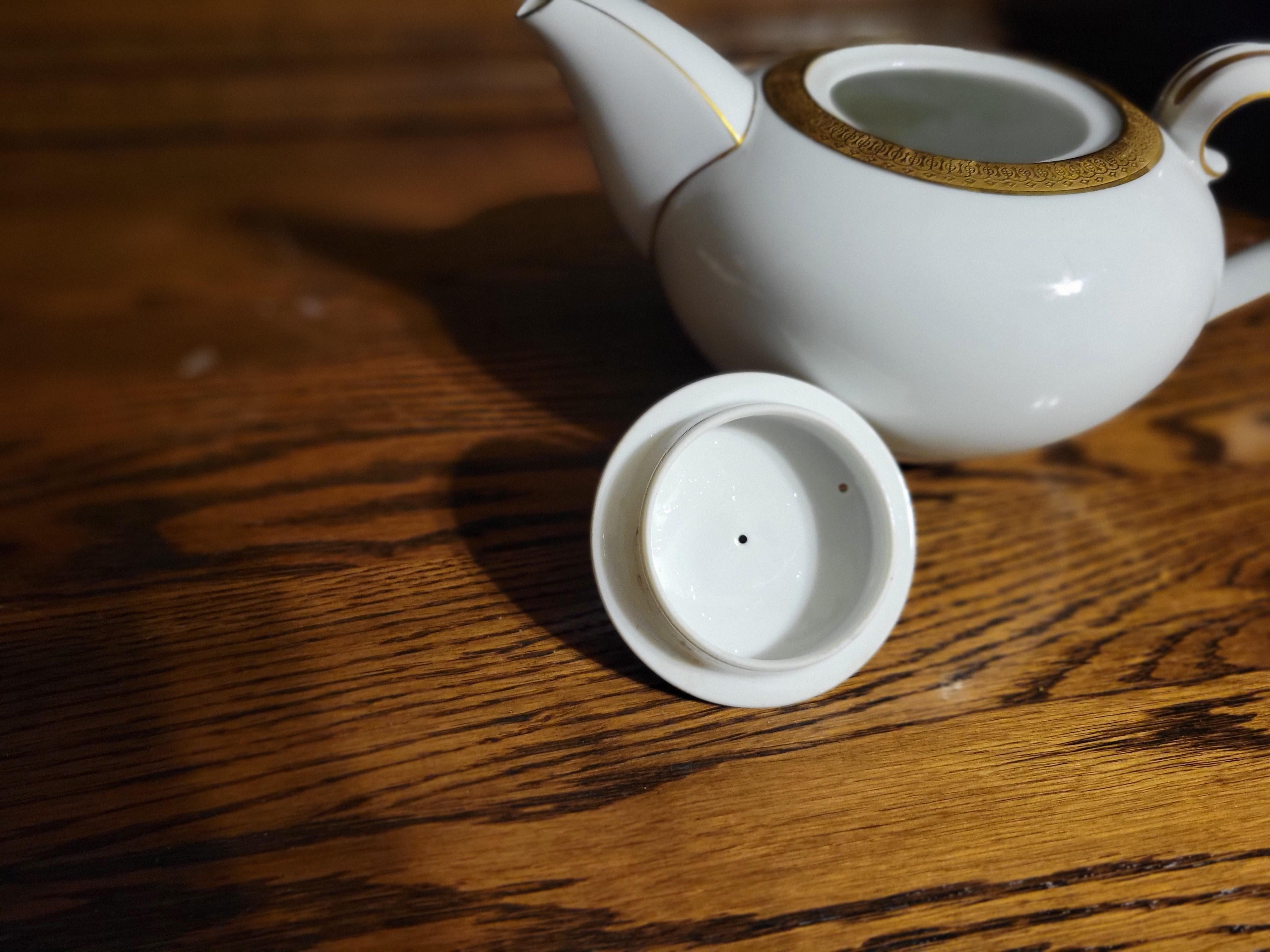 Porcelain Vintage, 1950's Narumi (Japan) Fine China Teapot For Sale