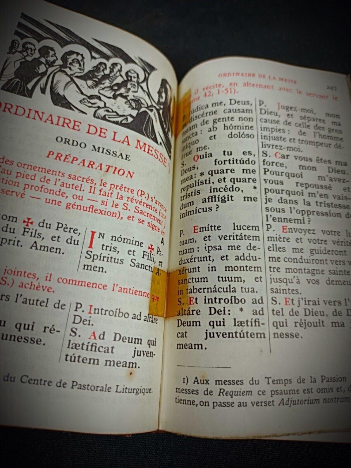 Vintage Book Sunday and Feast Day Missal - Editions Brépols  - 2Y188 In Good Condition For Sale In Bordeaux, FR