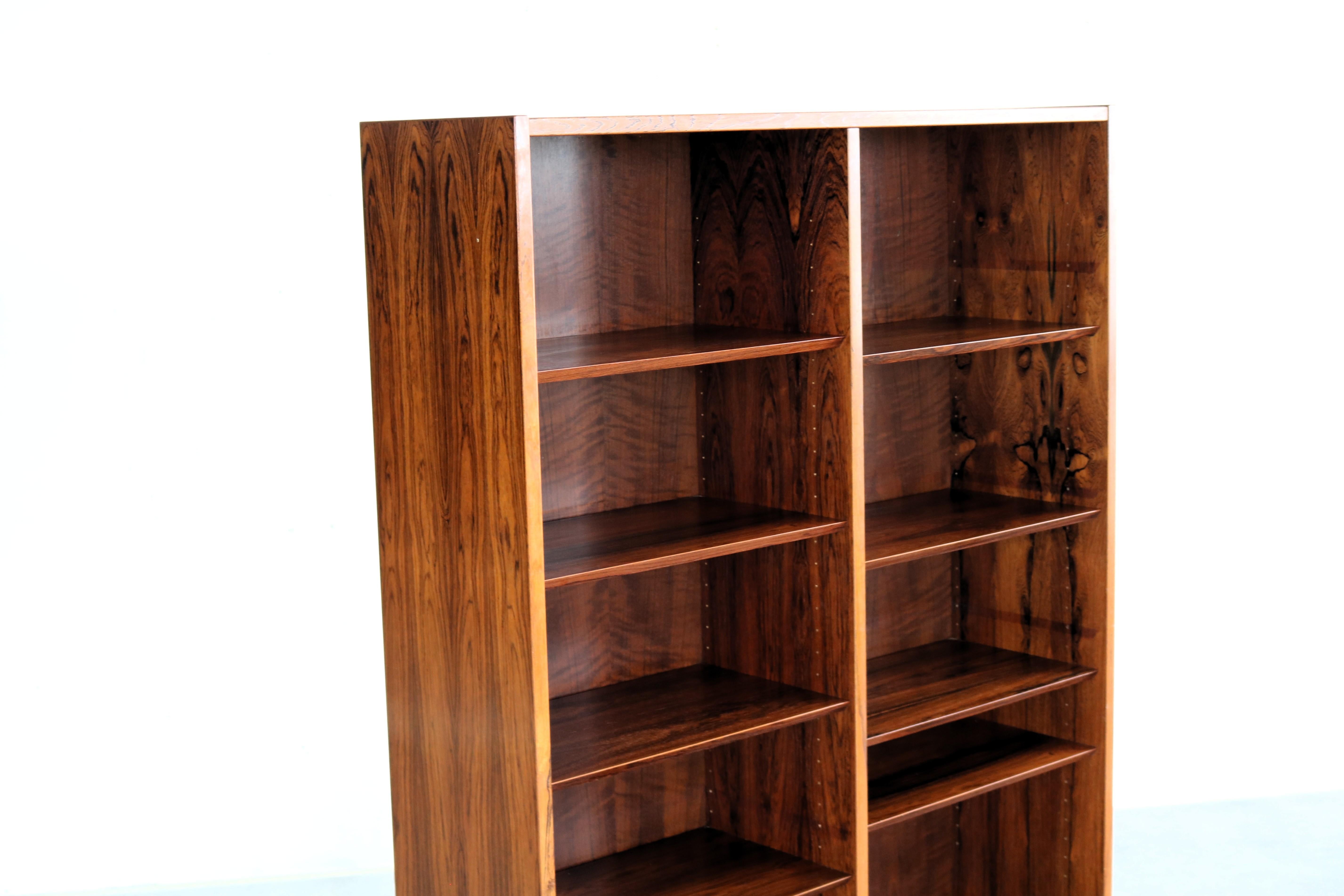 Milieu du XXe siècle bibliothèque vintage  cabinet  1960s  Hundevad en vente