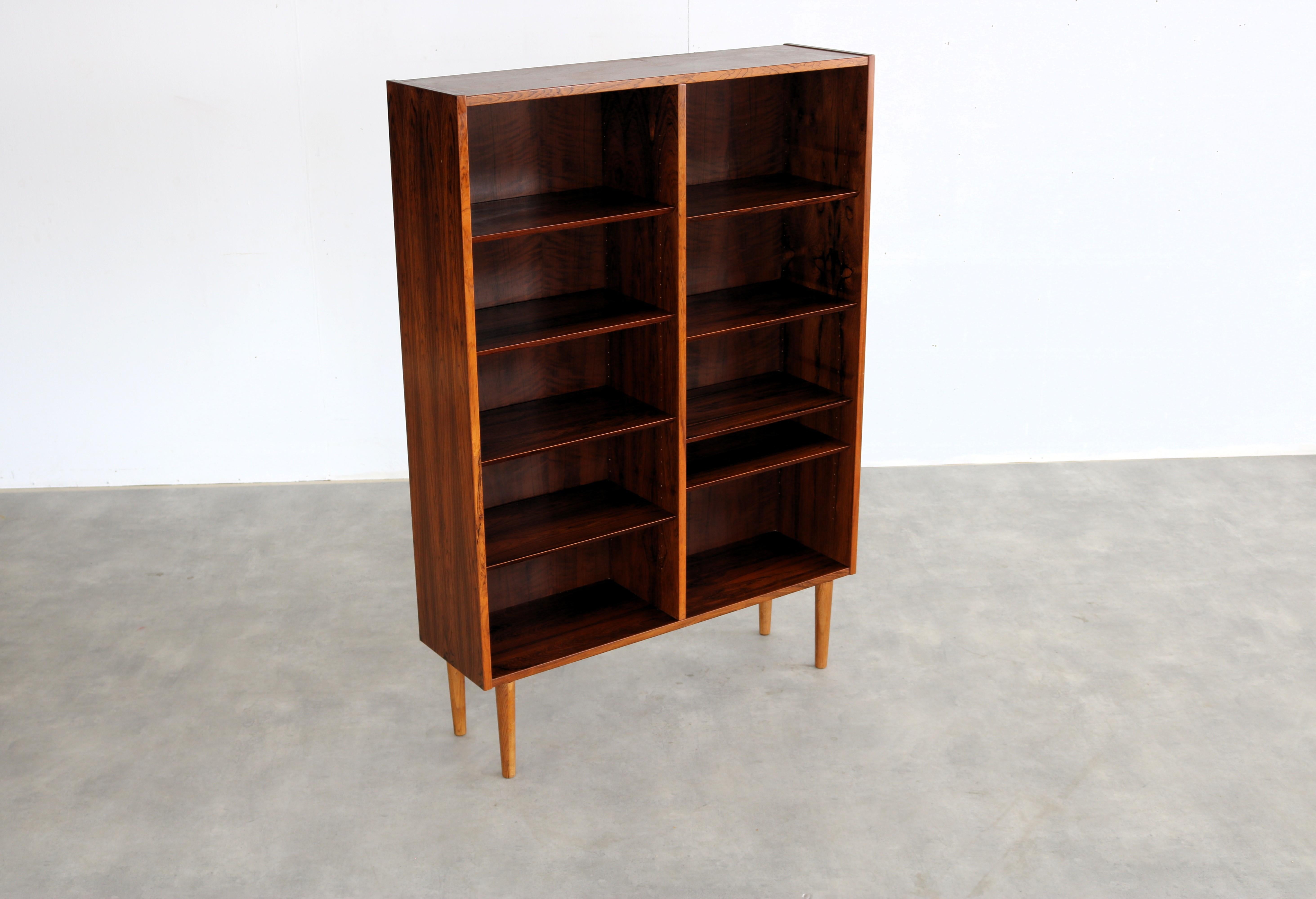 bibliothèque vintage  cabinet  1960s  Hundevad en vente 2