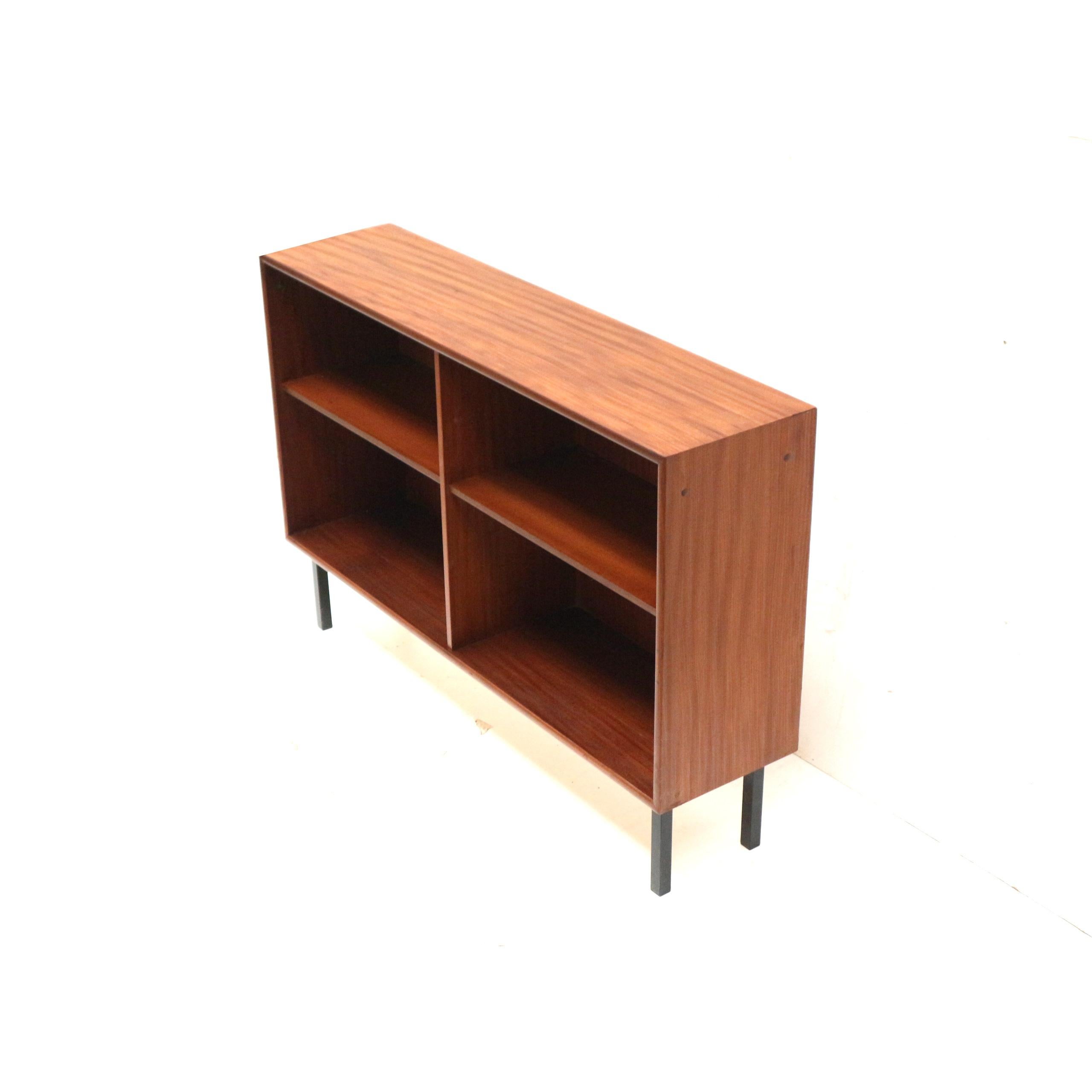 Milieu du XXe siècle Bibliothèque / commode / armoire de couloir fabriquée dans les années 60