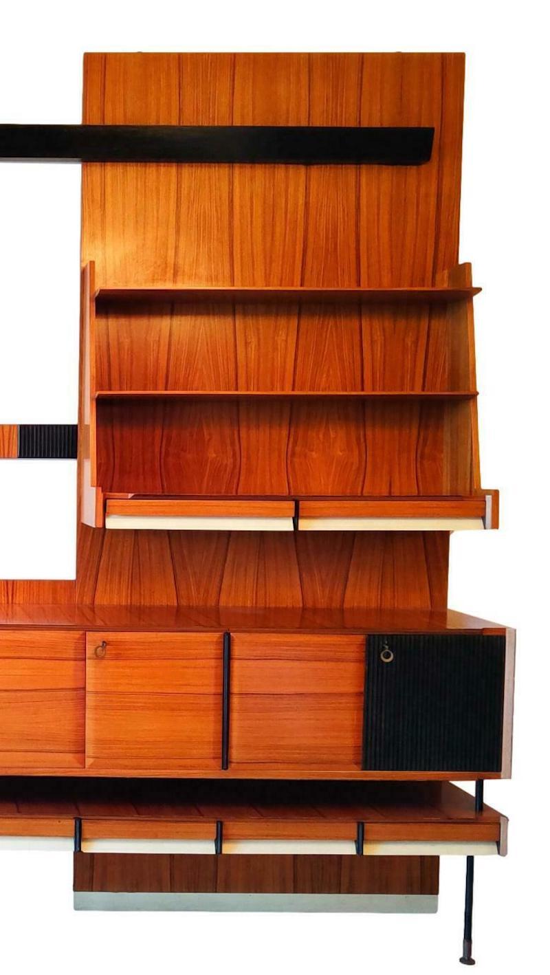 Vintage Bookcase in the Style of Osvaldo Borsani, Mid-Century Original 1960's For Sale 4