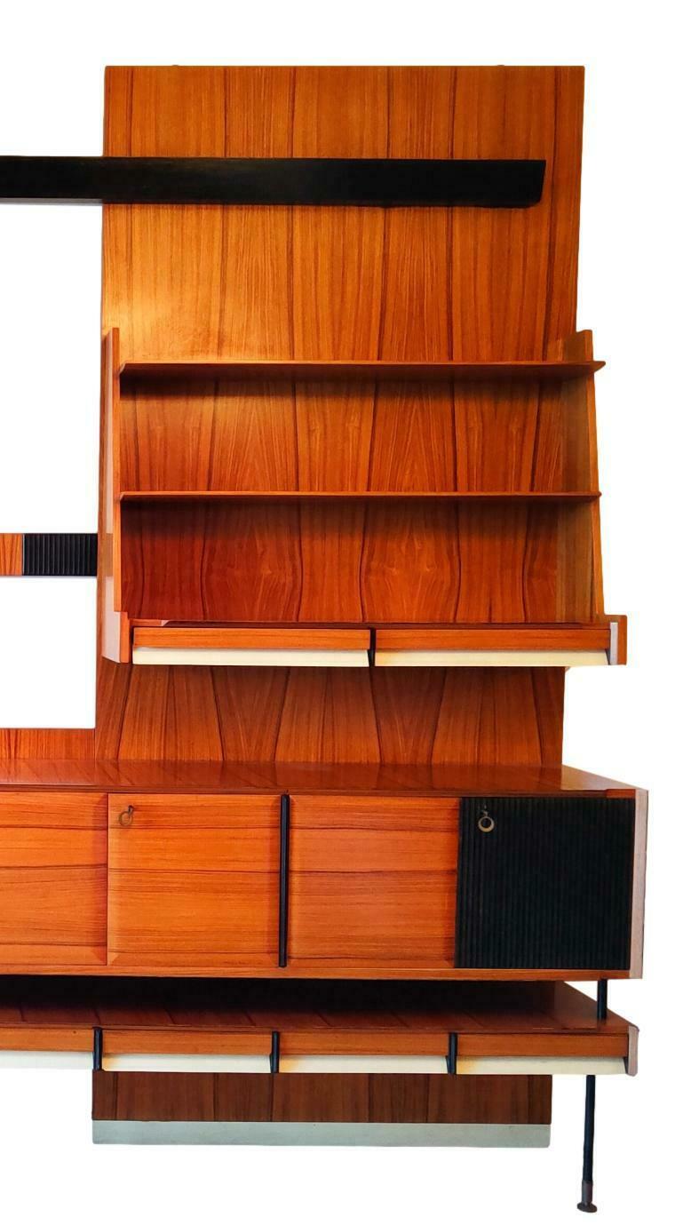 Mid-20th Century Vintage Bookcase in the Style of Osvaldo Borsani, Mid-Century Original 1960's For Sale