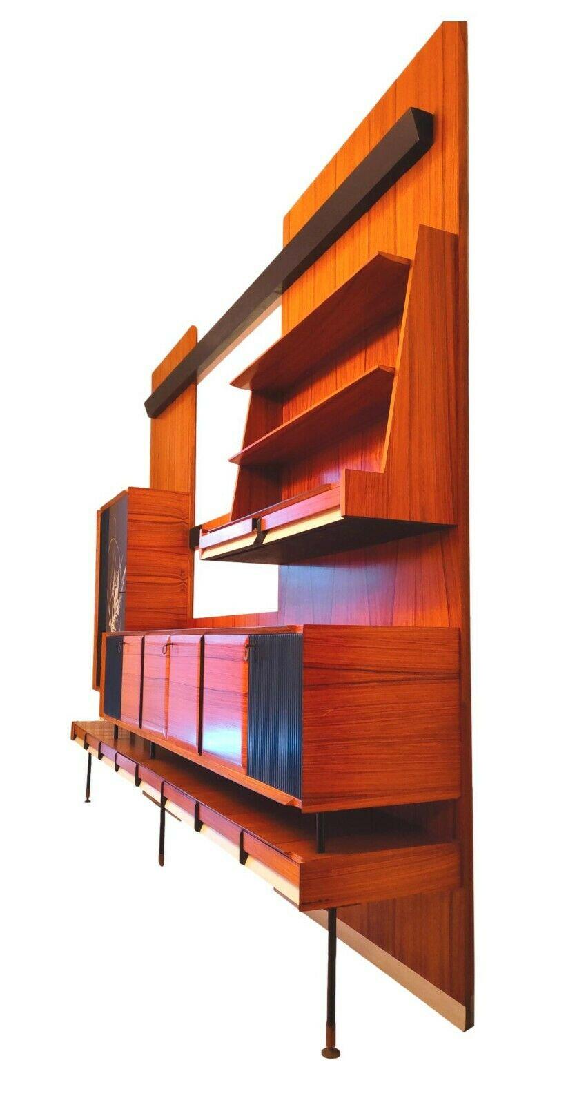 Metal Vintage Bookcase in the Style of Osvaldo Borsani, Mid-Century Original 1960's For Sale