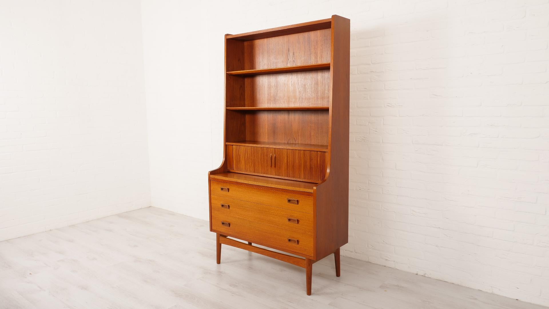 Vintage bookcase  Secretaire  Teak  Johannes Sorth In Good Condition For Sale In VEENENDAAL, NL