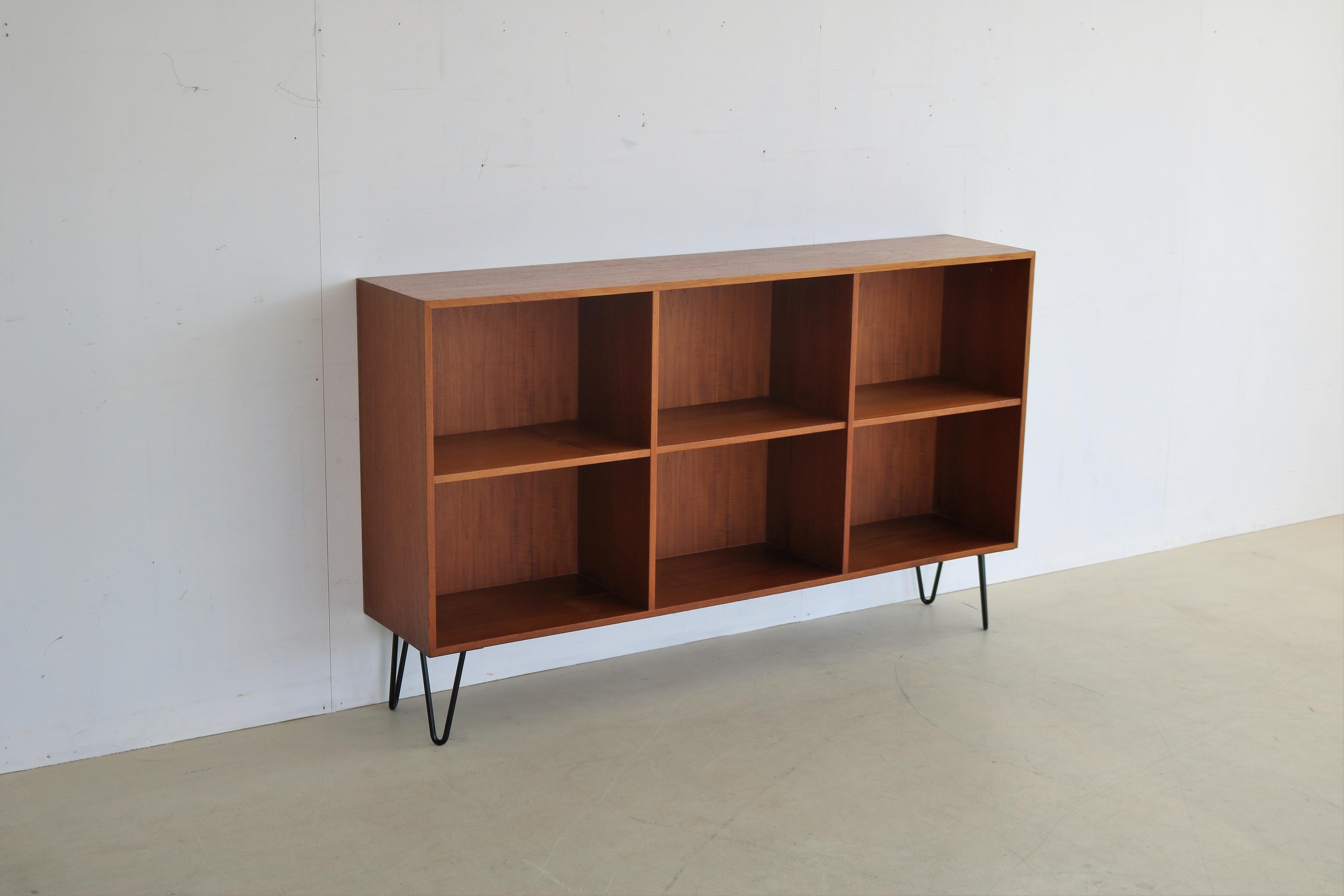vintage bookcase  sideboard  60s  teak In Good Condition For Sale In GRONINGEN, NL