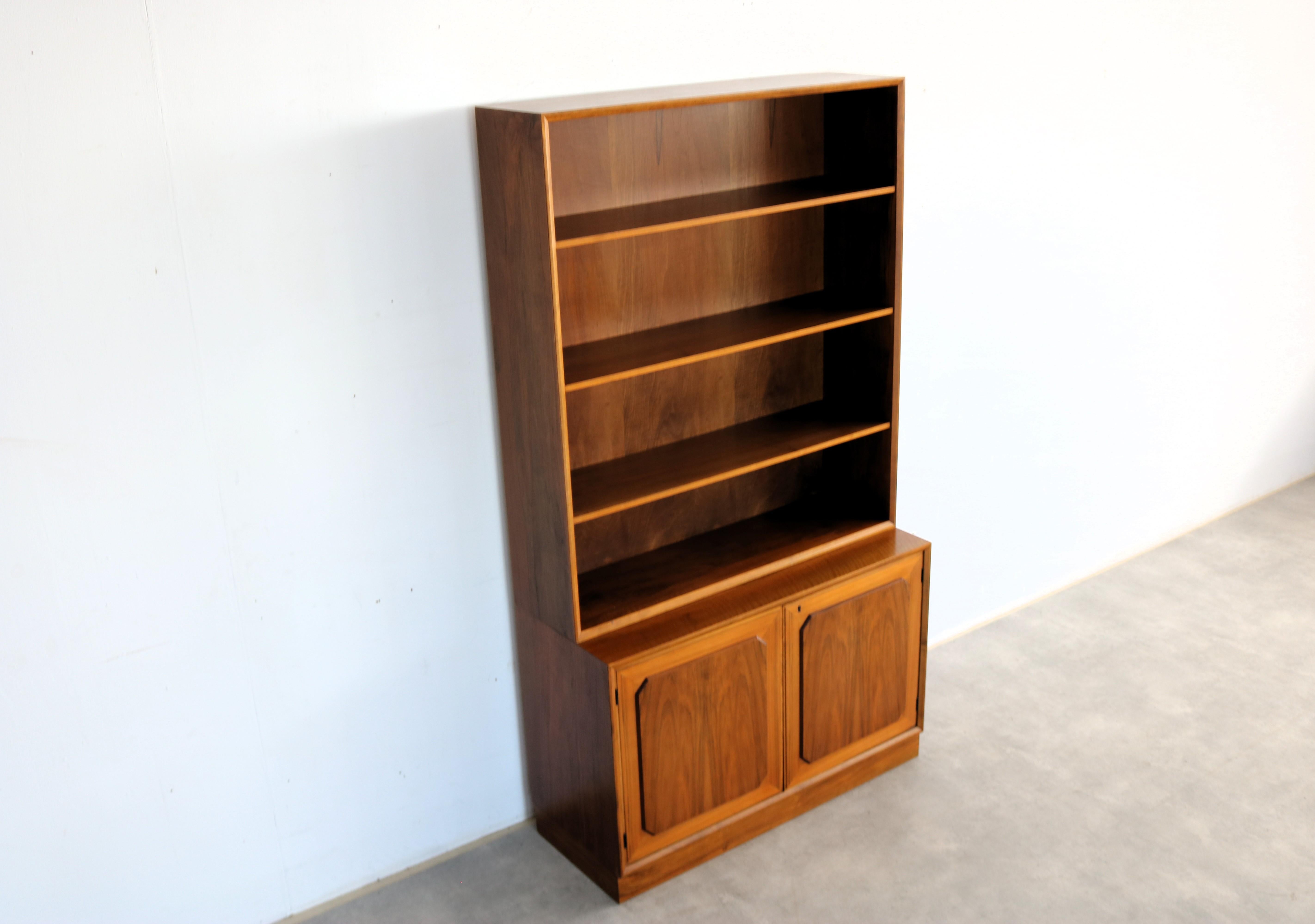 libreria vintage  armadio a muro  1960s  Svezia in vendita 2