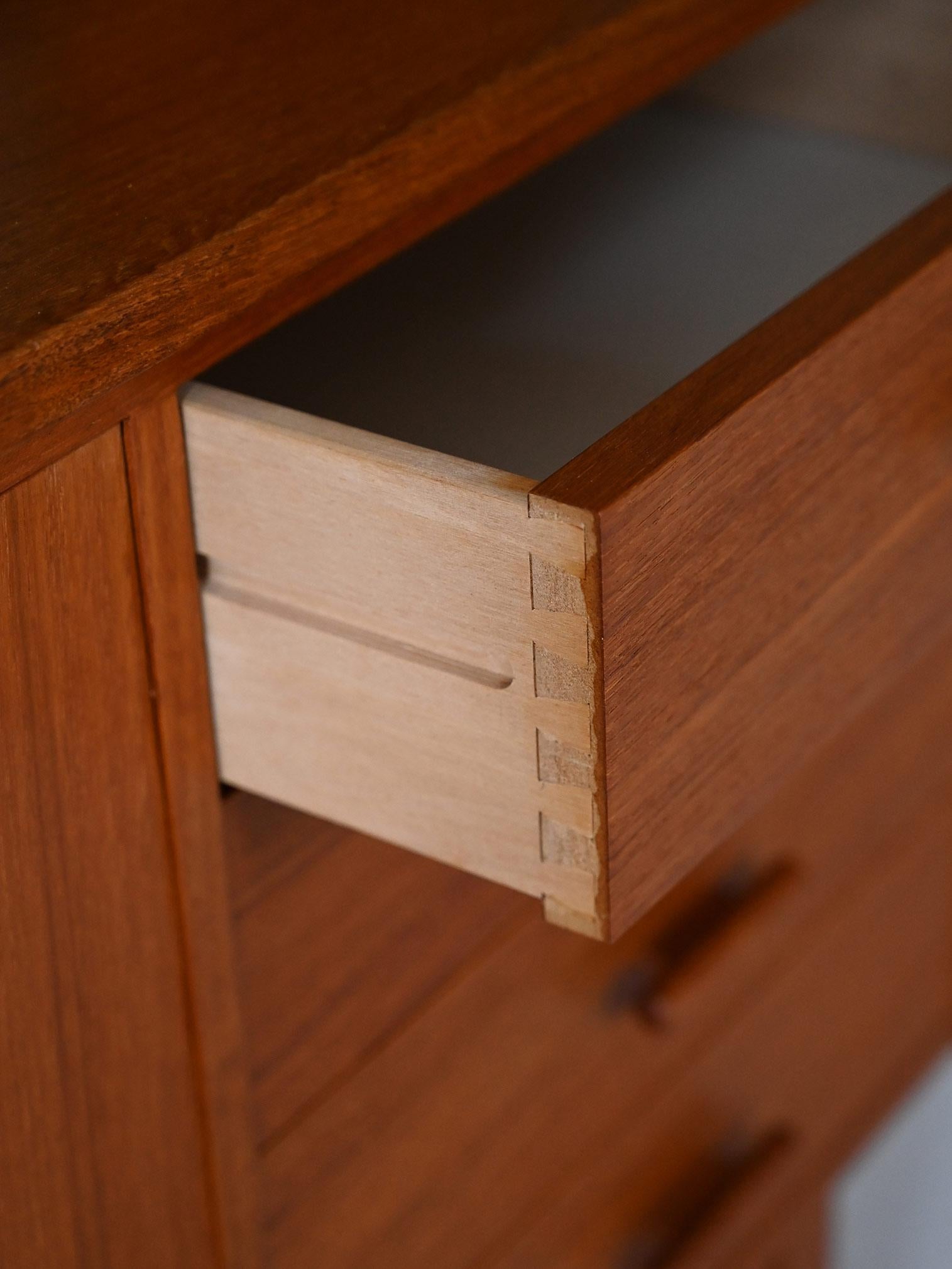 Vintage bookcase with pull-out shelf 5