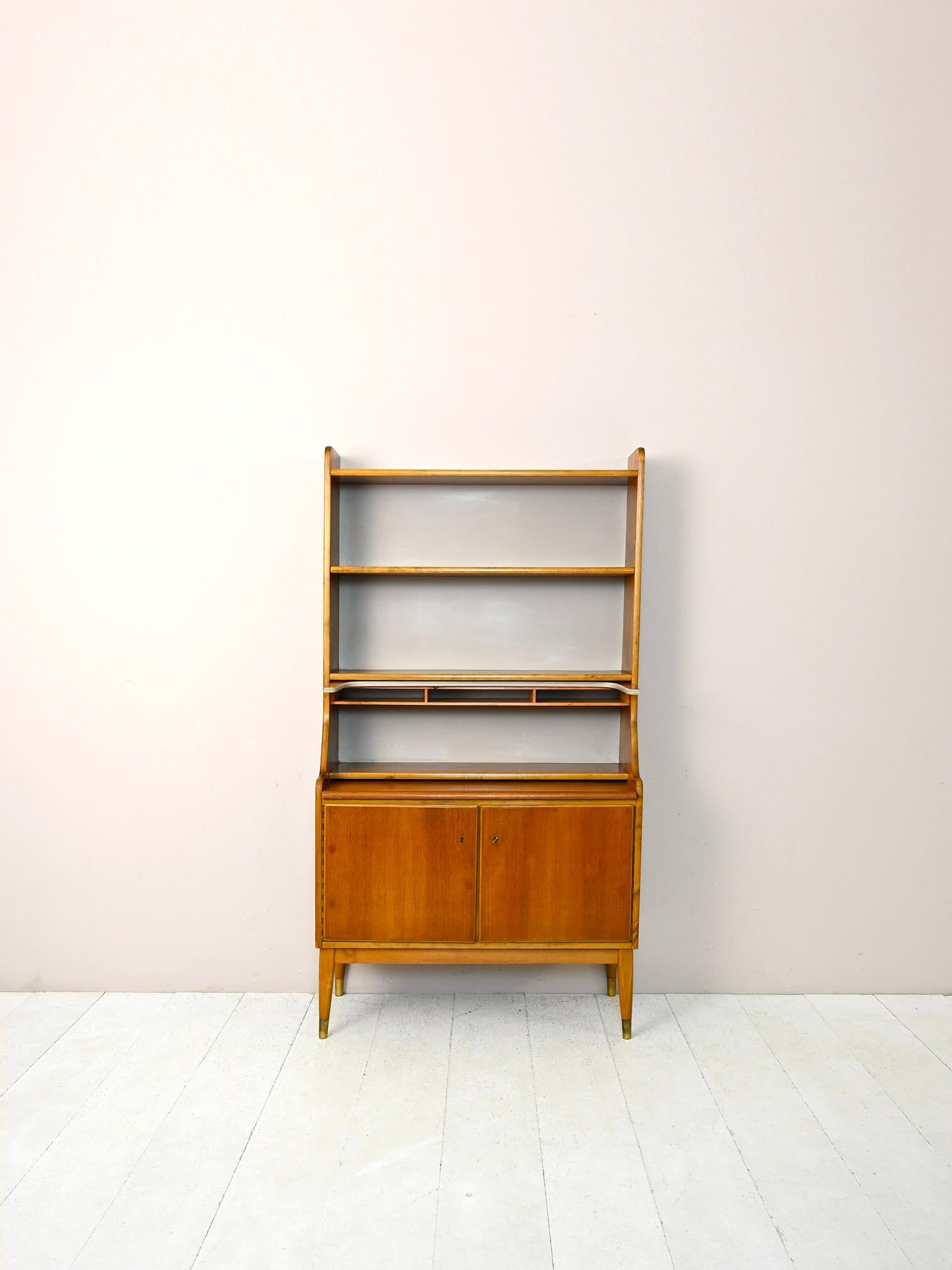 Vintage bookcase with pull-out shelf In Good Condition In Brescia, IT