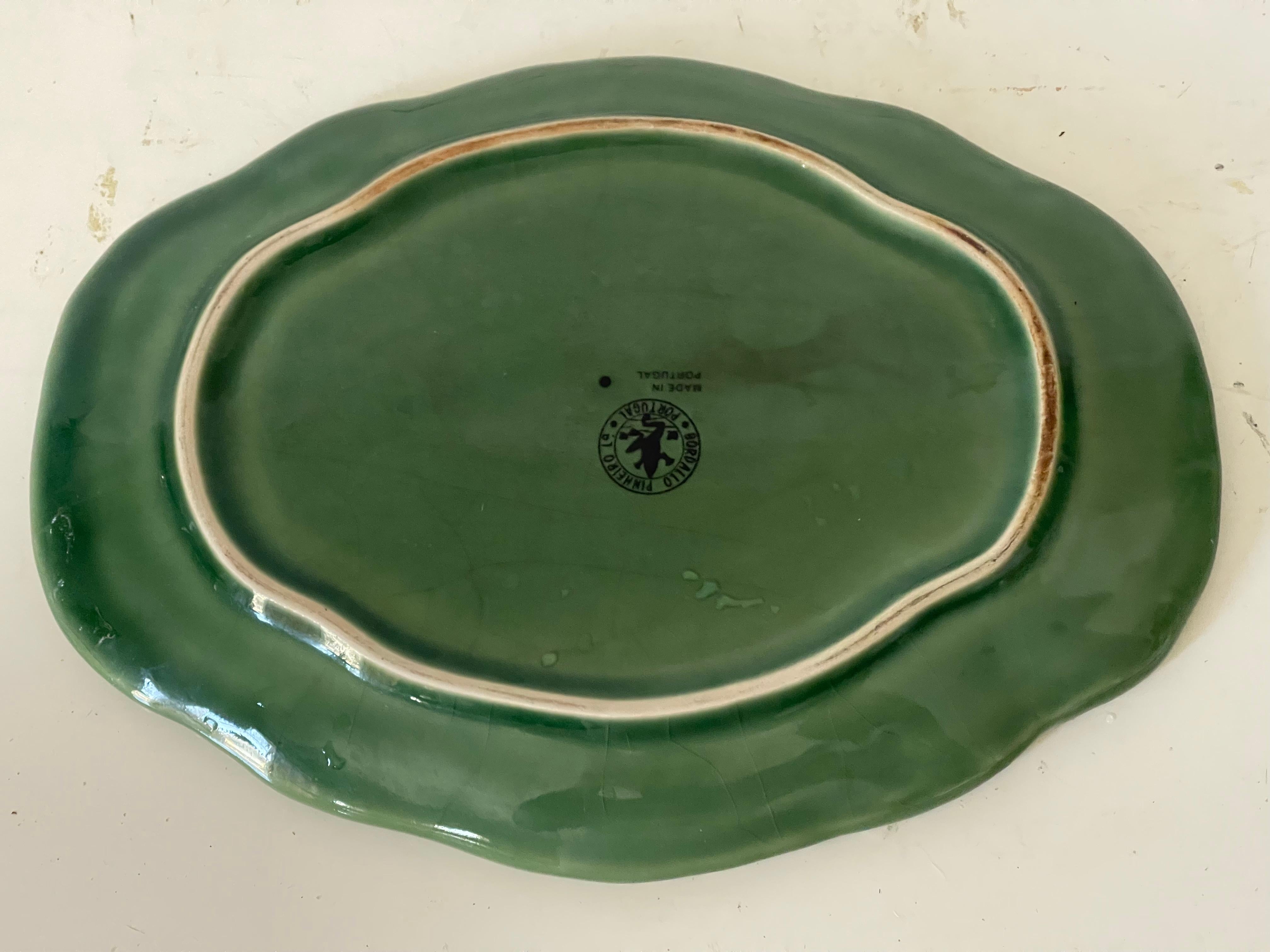 Metà XX secolo Piatto di cavolo in ceramica Bordallo Pinheiro d'epoca con coperchio in vendita
