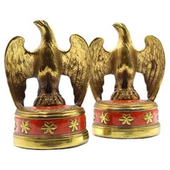 Vintage Borghese Eagle Buchstützen mit rotem Sockel