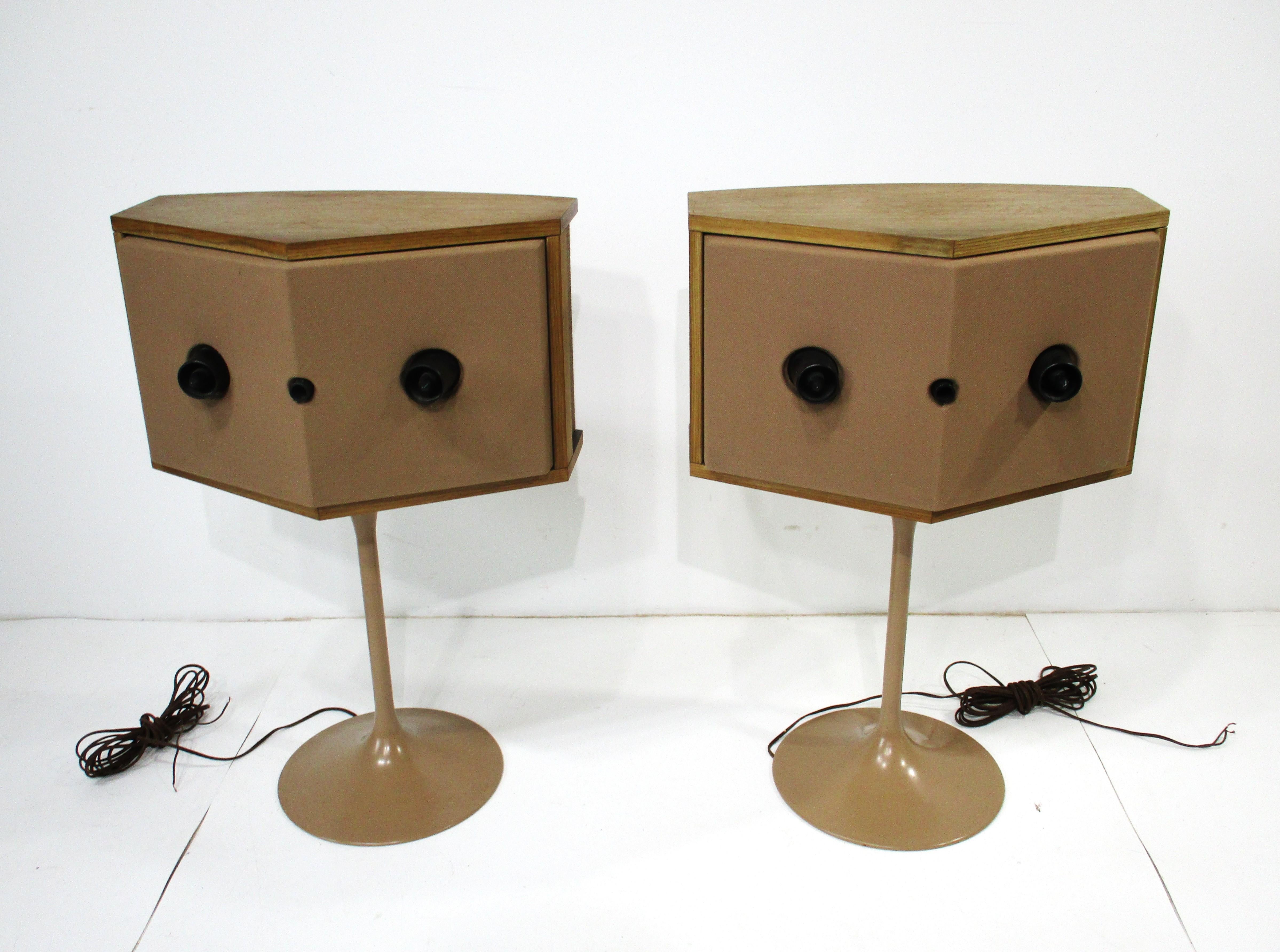 Américain Vintage Bose 901 Series VI Tulip Based Speakers dans le style de Saarinen en vente