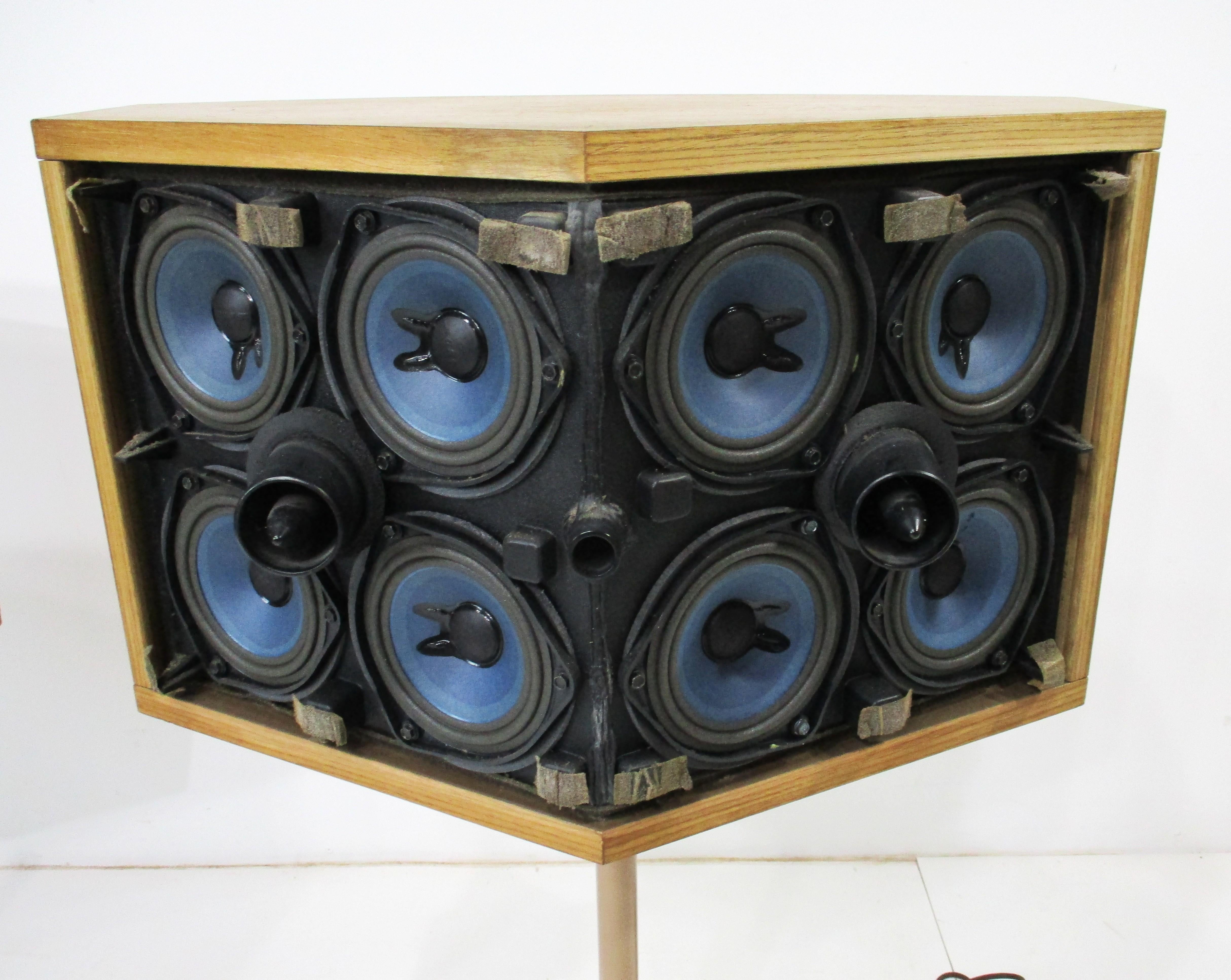 Vintage Bose 901 Series VI Tulip Based Speakers dans le style de Saarinen Bon état - En vente à Cincinnati, OH