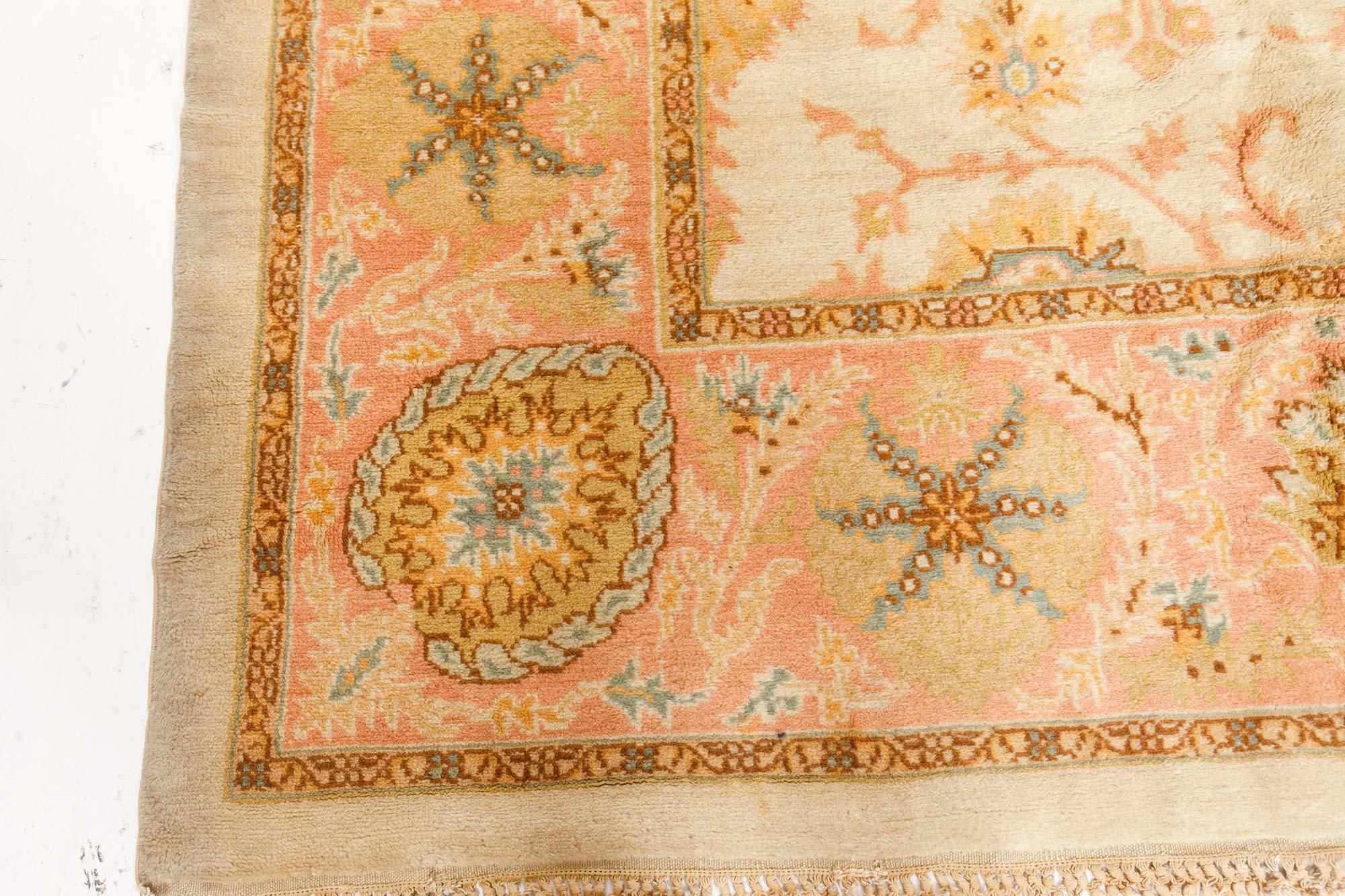 Vintage Botanic Turkish Oushak Handmade Wool Rug In Good Condition For Sale In New York, NY