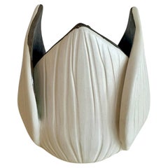 Vaso botanico d'epoca in ceramica strutturata a lastre