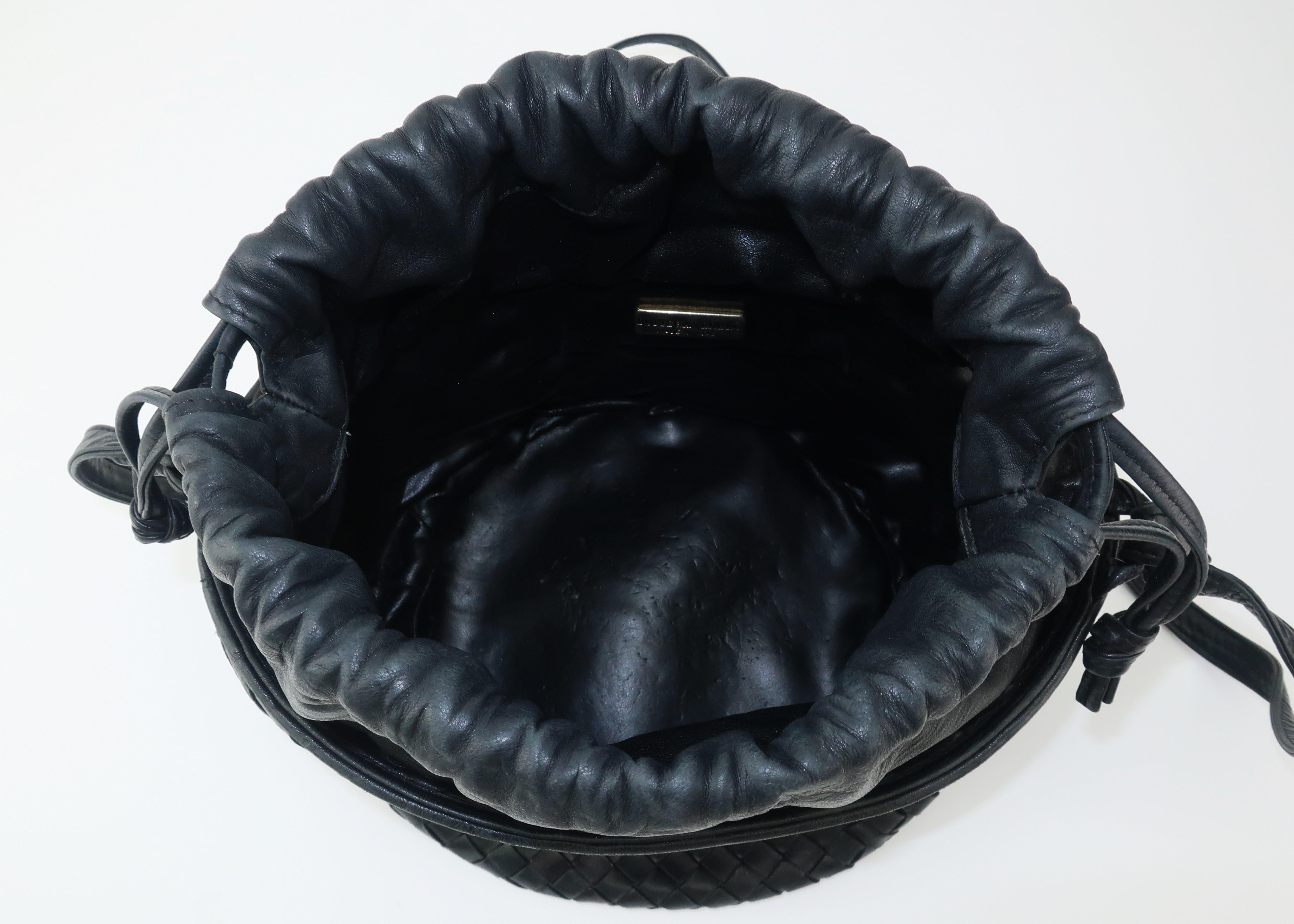Vintage Bottega Veneta Black Intrecciato Bucket Handbag 2