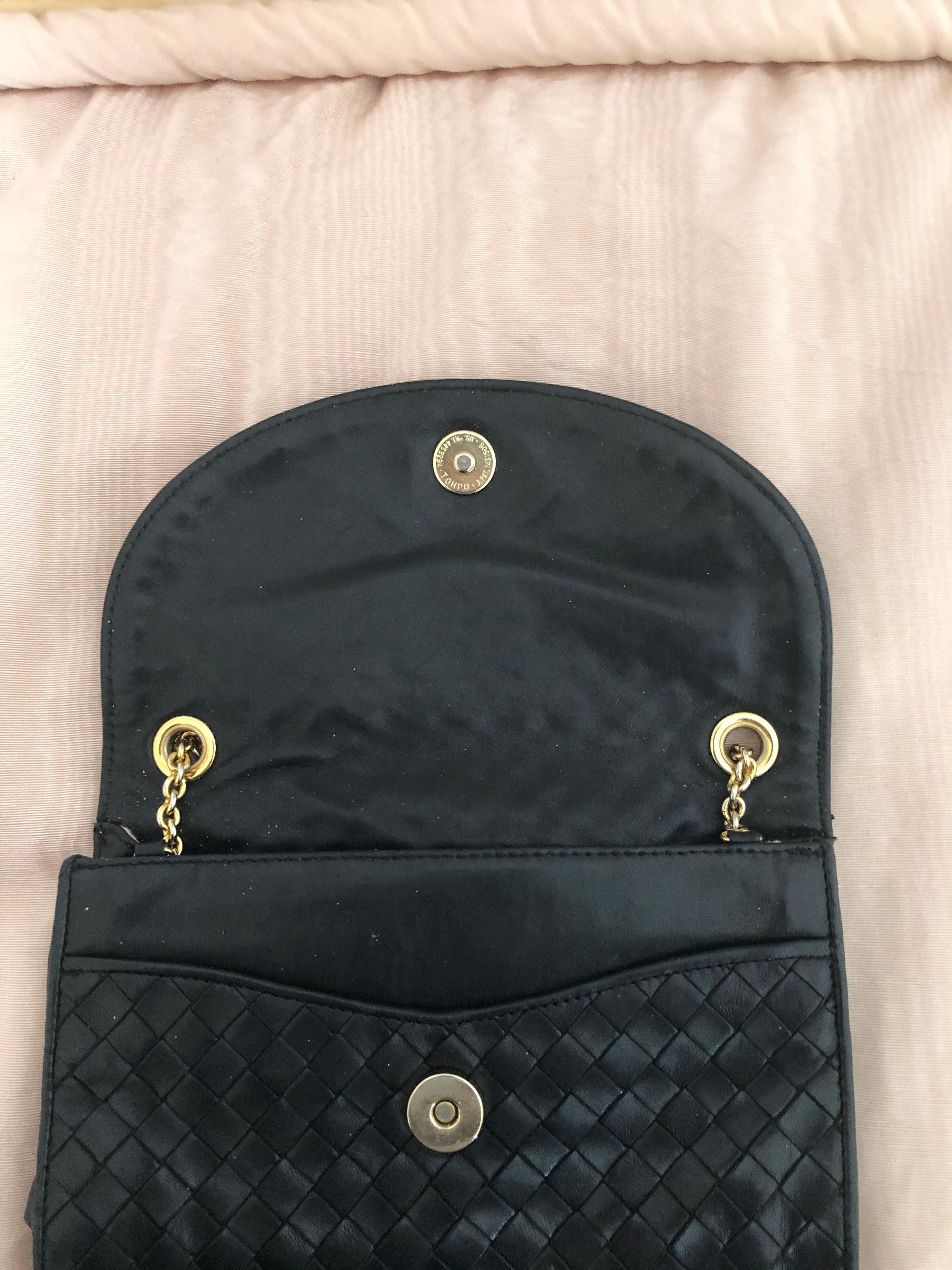 Women's Vintage Bottega Veneta Black Intrecciato Handbag with Chain Strap