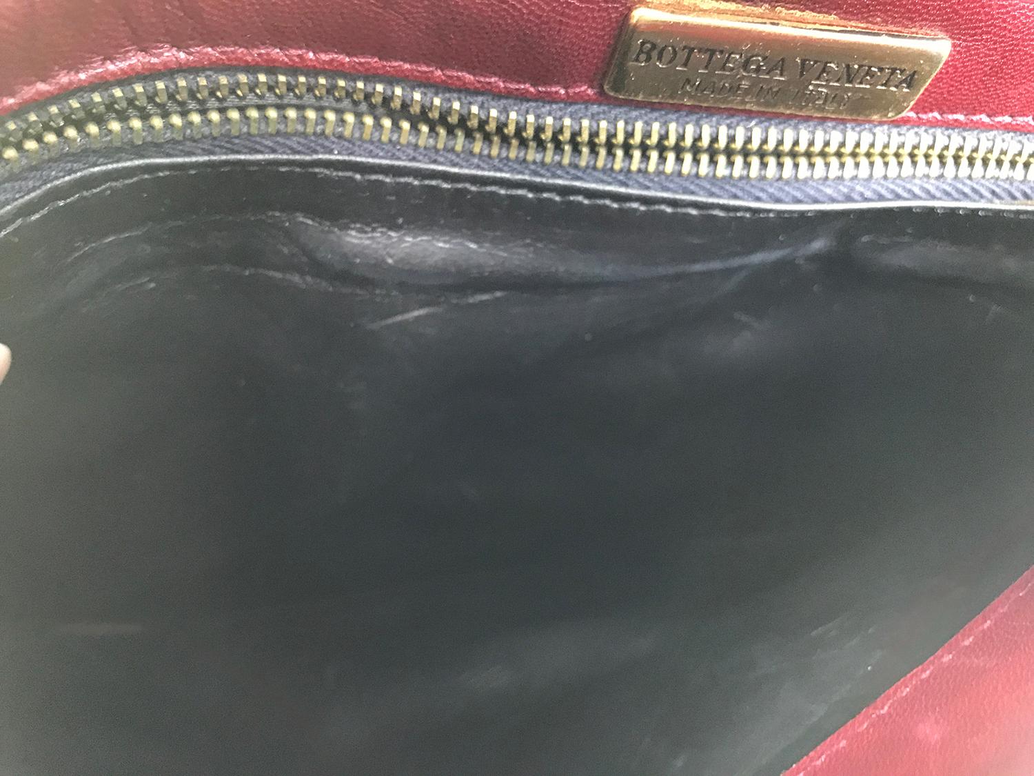 Women's or Men's Vintage Bottega Veneta Burgundy Glazed Leather Envelope Shoulder Clutch Bag 1970