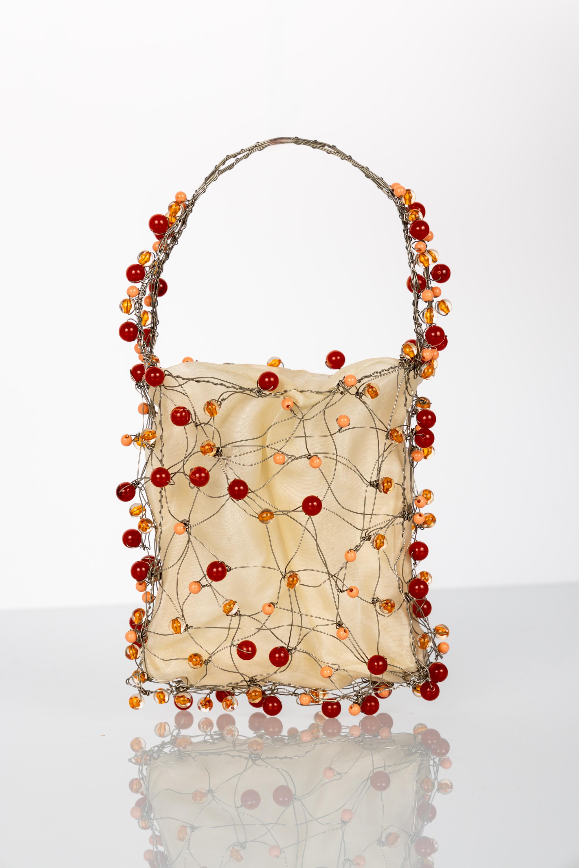 Vintage Bottega Veneta Bunte Perlen Skulpturale Organza Minaudieré Tasche (Beige) im Angebot