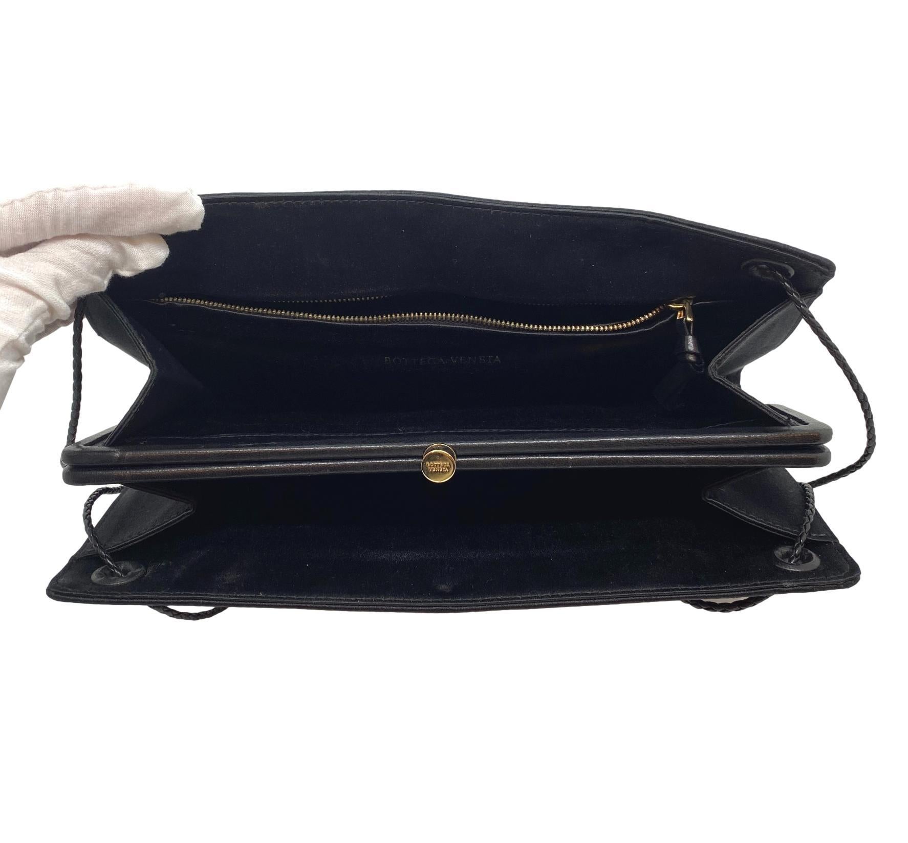 Vintage Bottega Veneta Double Tassel Satin Evening Clutch Shoulder Bag In Good Condition In Banner Elk, NC