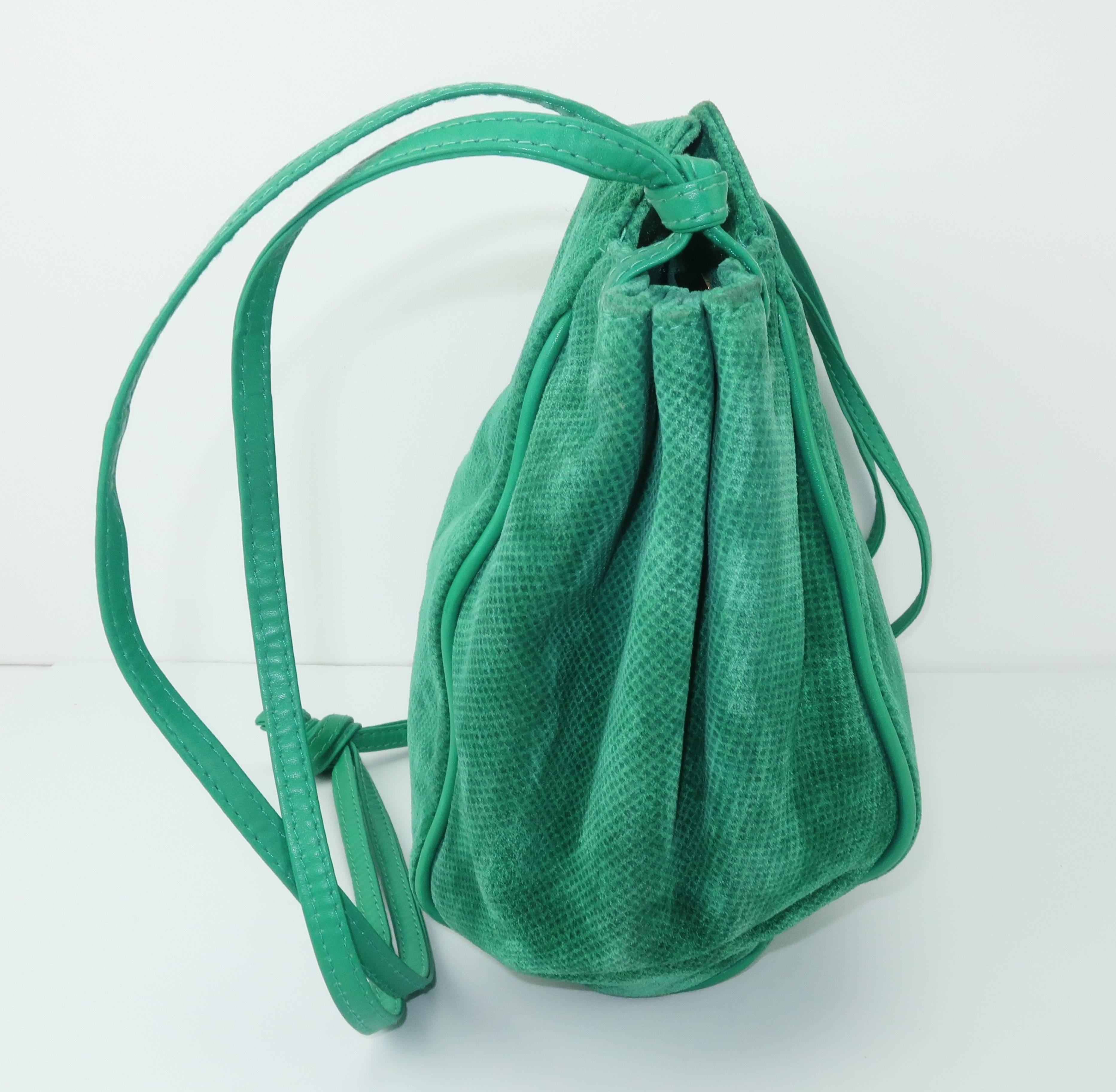 Vintage Bottega Veneta Green Suede Leather Hobo Handbag In Good Condition In Atlanta, GA