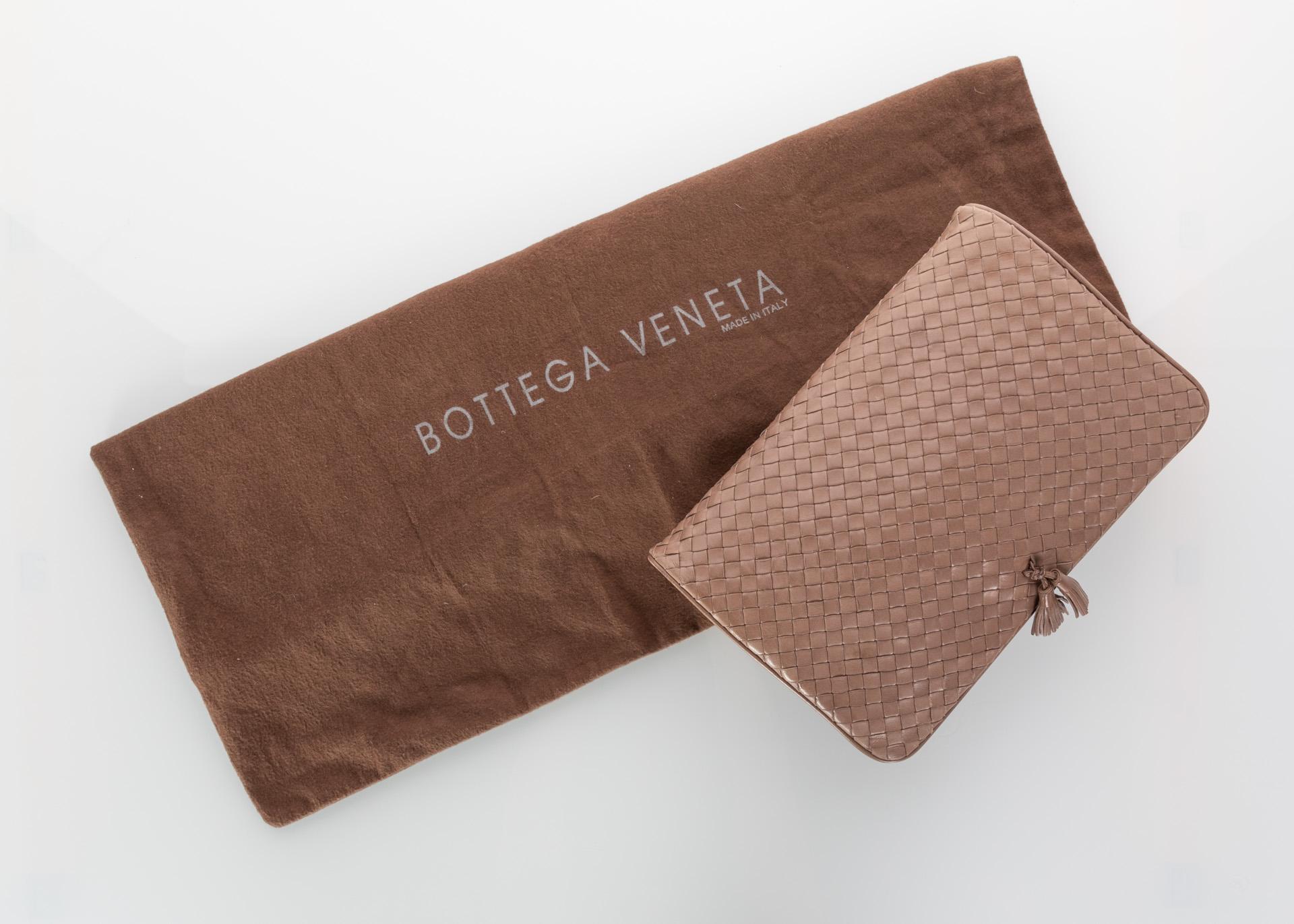 Women's Vintage Bottega Veneta  Intrecciato Leather Tassel Clutch Bag