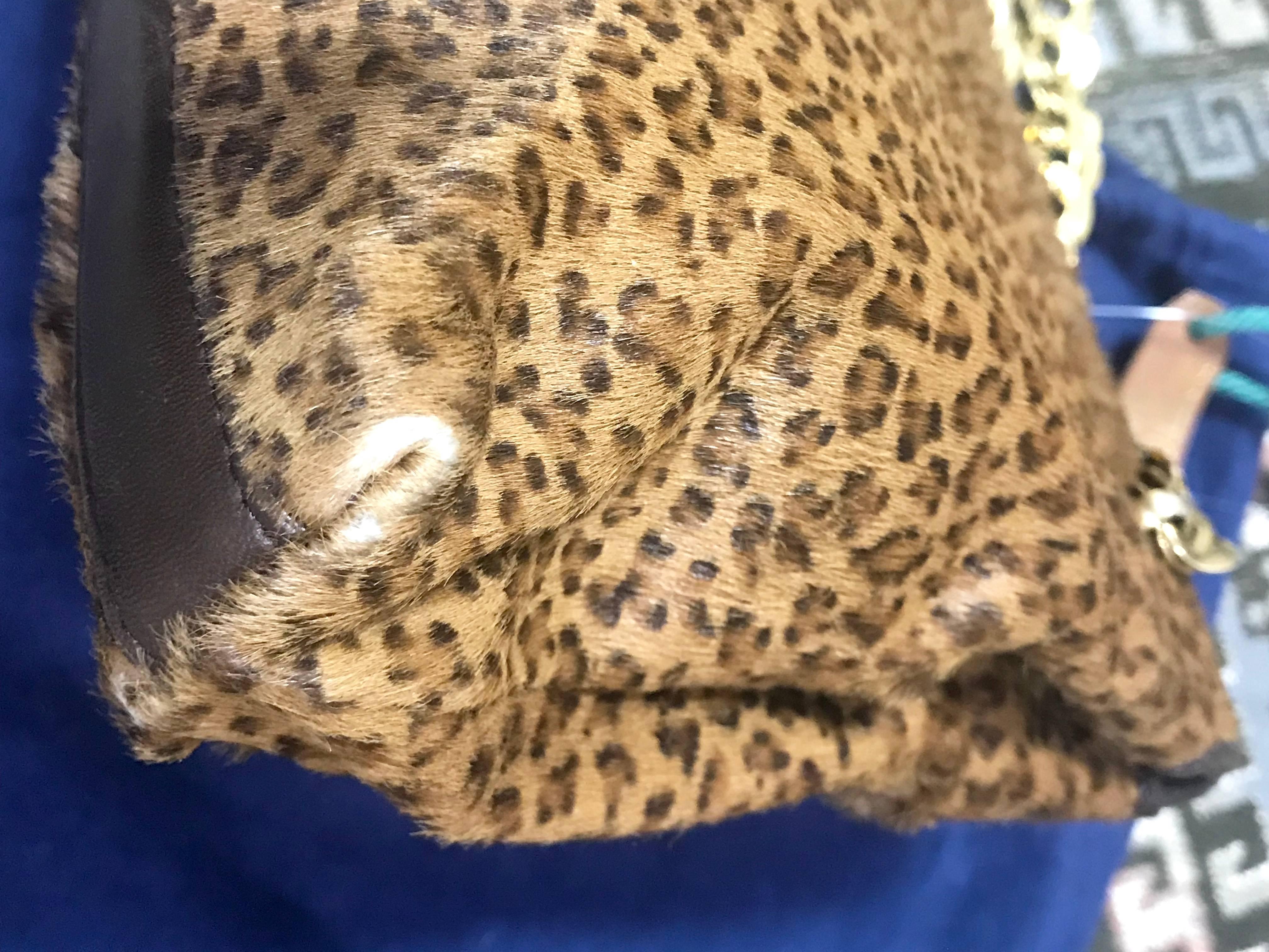 Vintage Bottega Veneta leopard printed genuine fur leather shoulder bag. For Sale 1