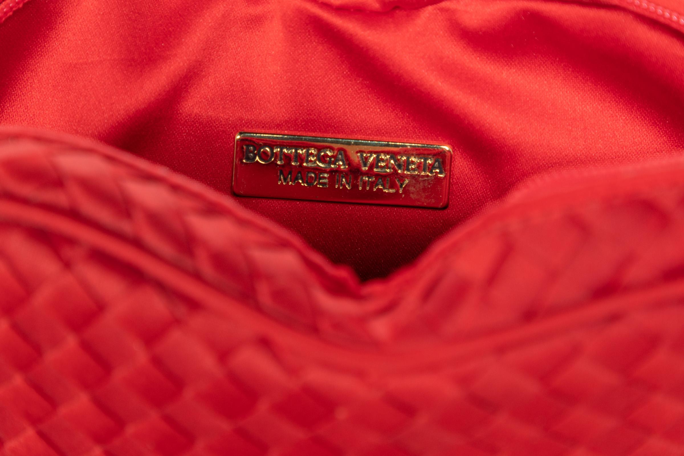 Vintage Bottega Veneta Red Silk Heart Crossbody Bag In Excellent Condition In Boca Raton, FL