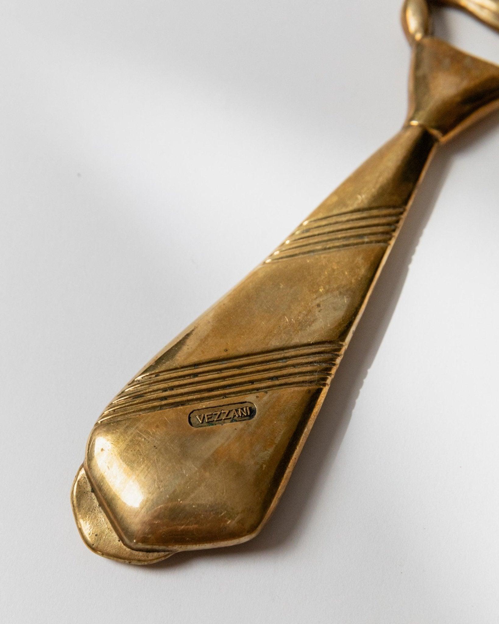 Vintage Flaschenöffner Messing, krawattenförmig für Flaschenkappen, 1970er im Zustand „Gut“ im Angebot in Montecalvoli, IT