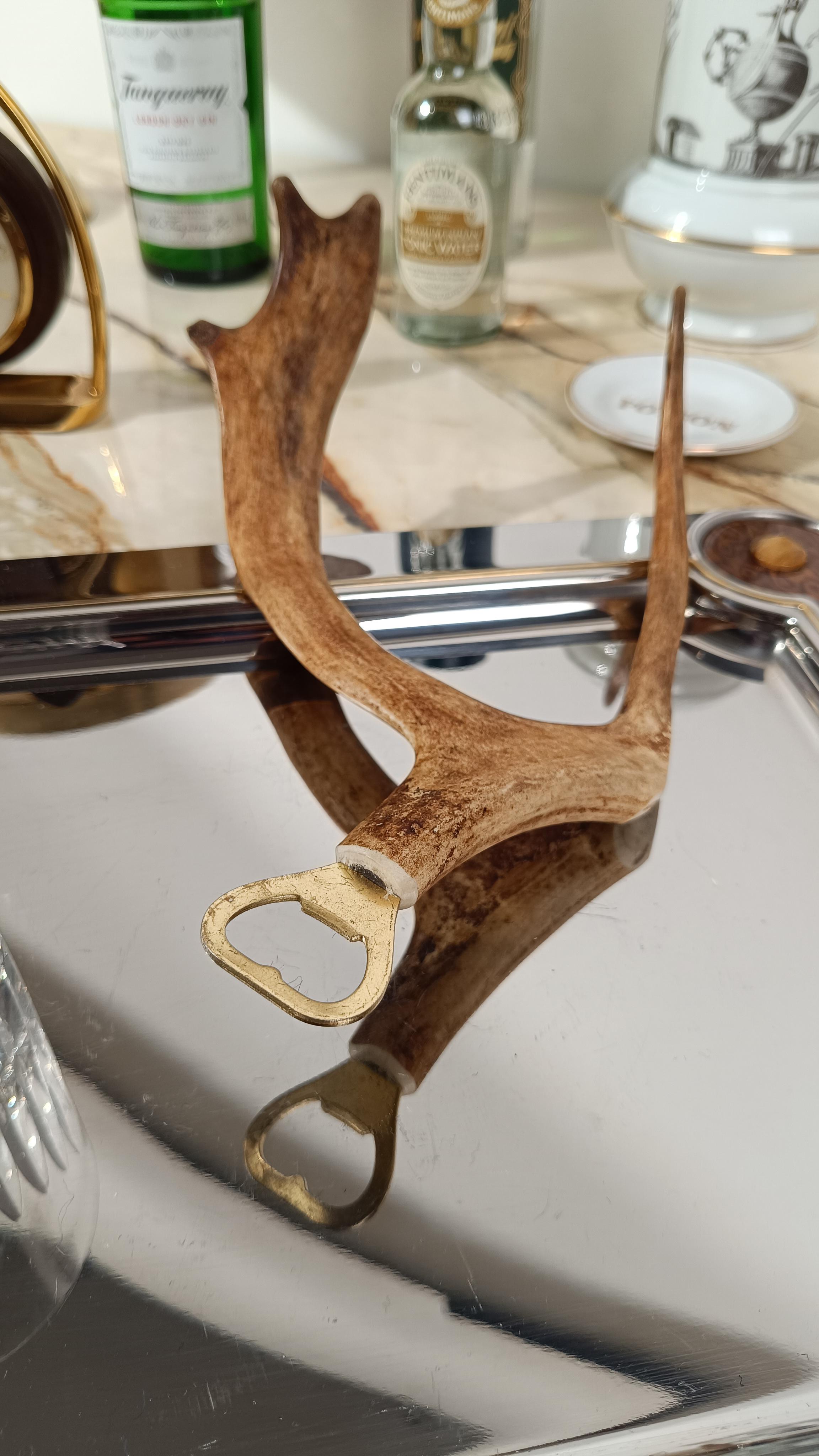 Vintage-Flaschenöffner mit Damhirschgeweihgriff, 70er Jahre (Land) im Angebot