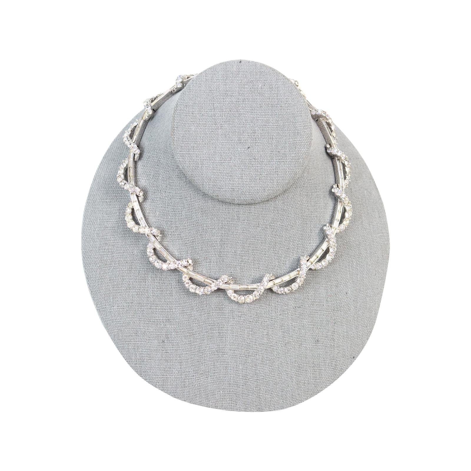 Collana vintage Boucher con baguette e tondi, circa anni '60 in vendita 8