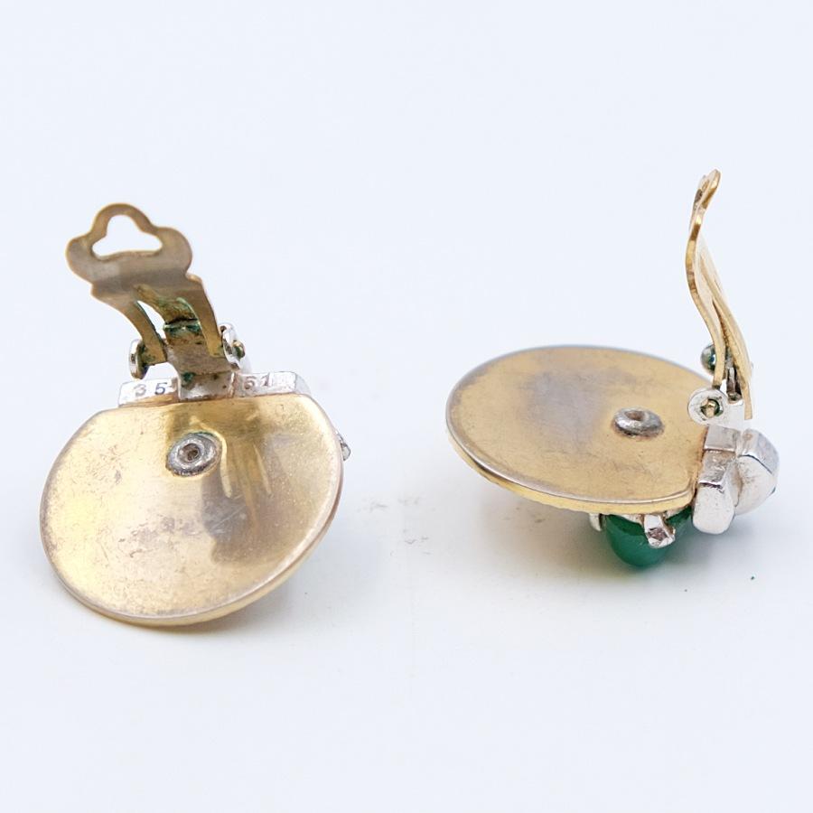 Vintage Boucher Earrings with green glass 1950s In Good Condition For Sale In Austin, TX