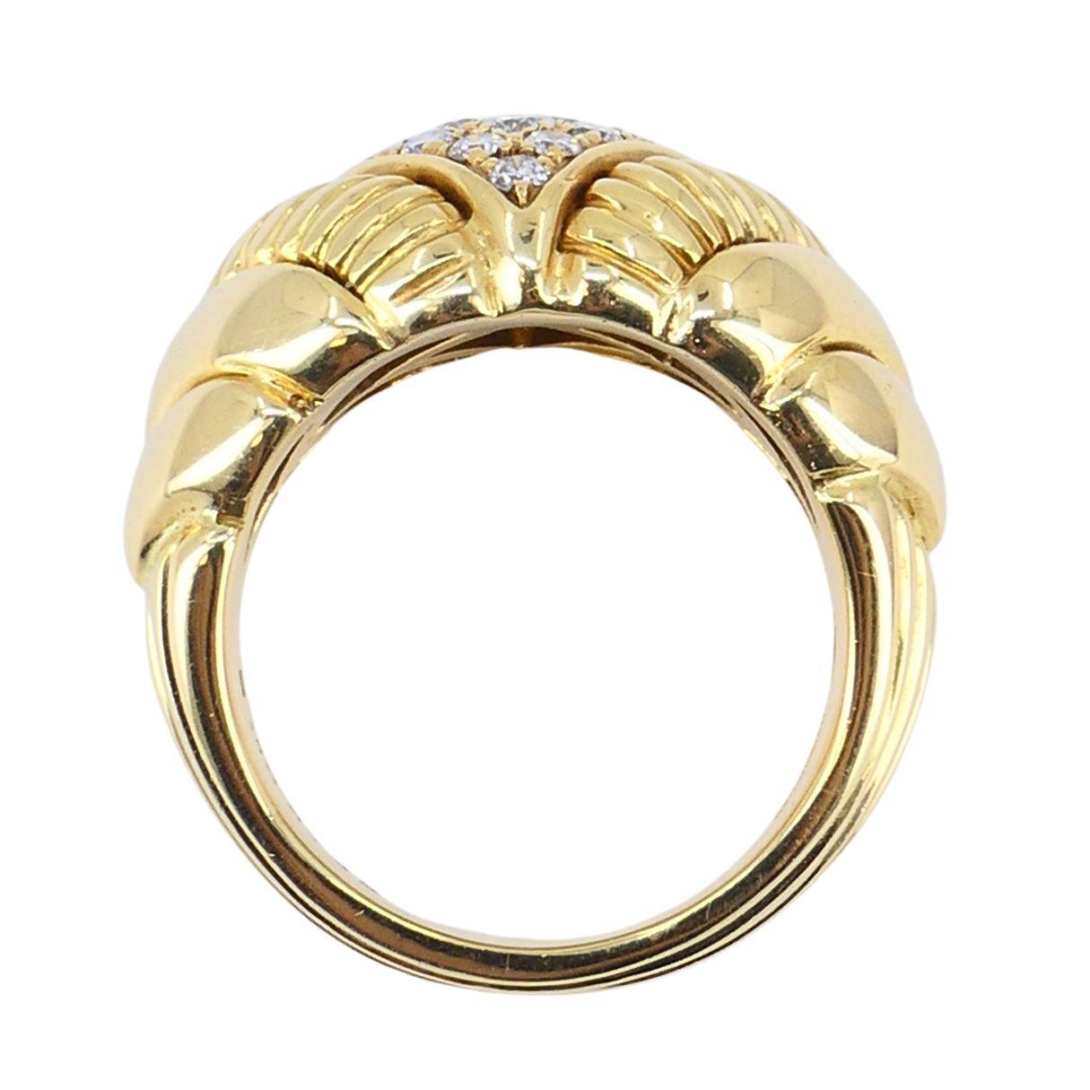 Bague d'époque Boucheron en or 18k avec dôme en diamant en vente 6