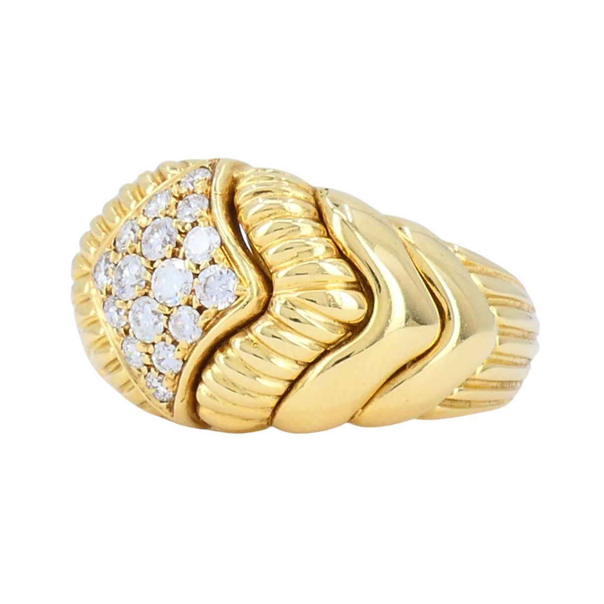 Bague d'époque Boucheron en or 18k avec dôme en diamant Bon état - En vente à Beverly Hills, CA