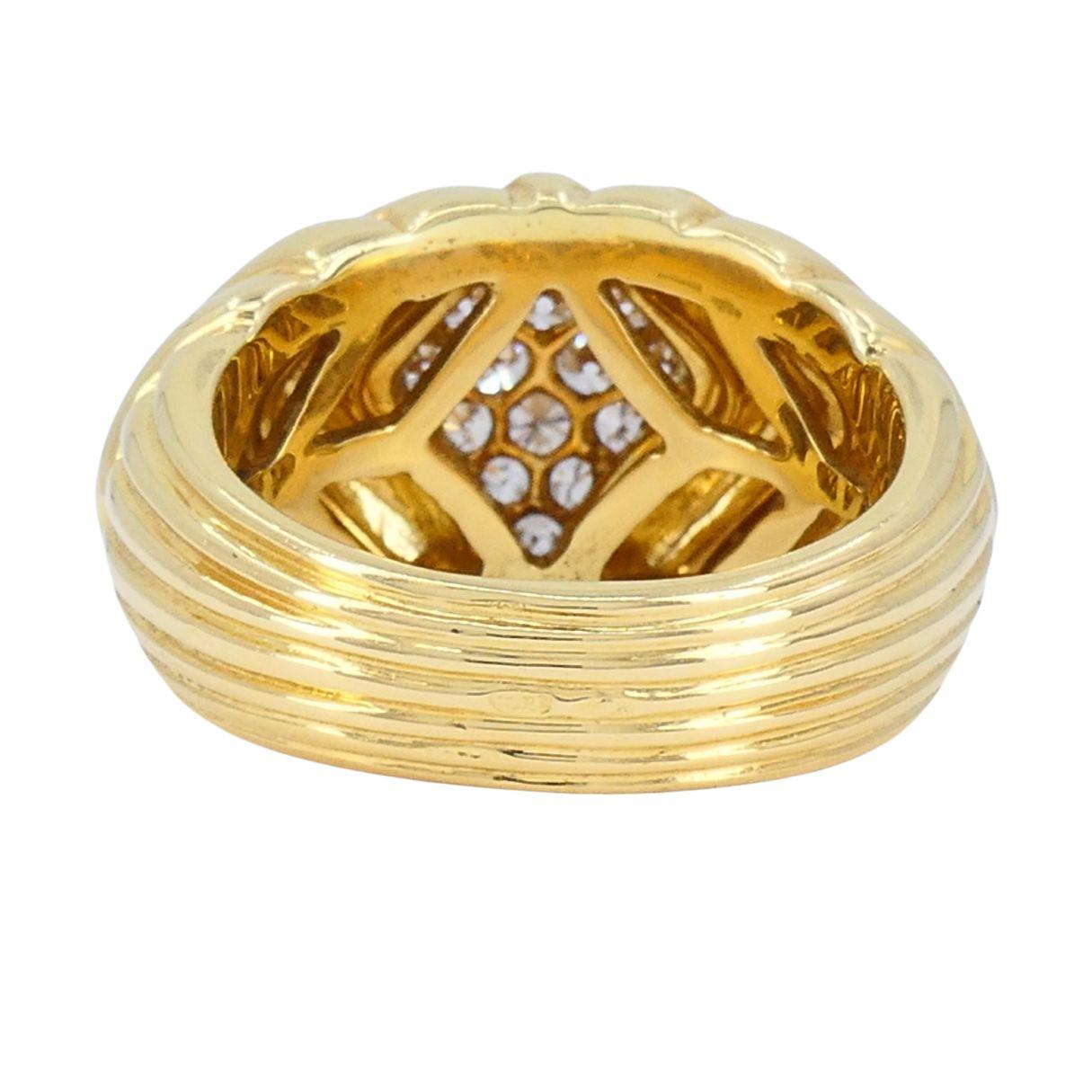 Bague d'époque Boucheron en or 18k avec dôme en diamant en vente 2