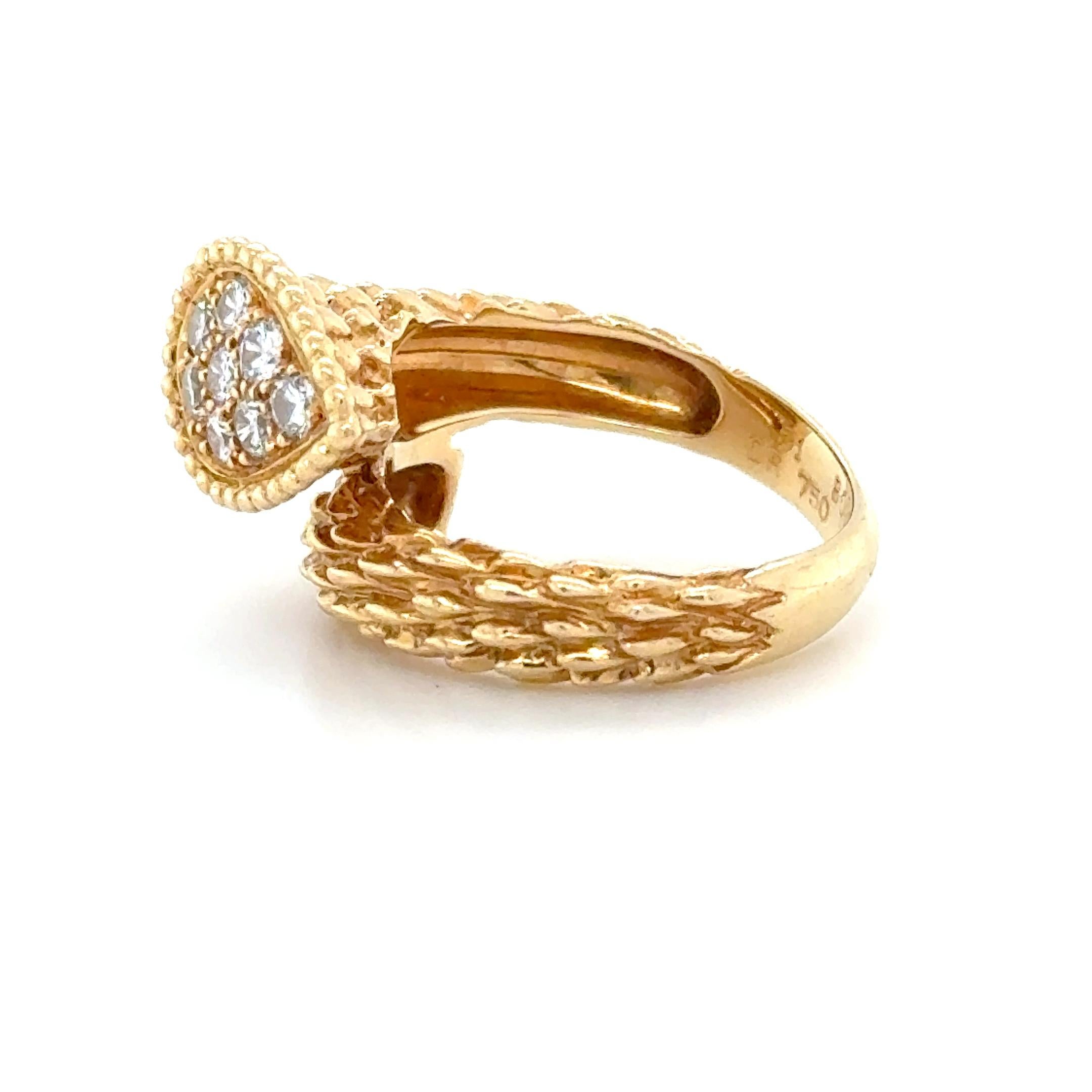 Taille brillant Vintage Boucheron, bague Serpent Bohème en or jaune 18K et diamants en vente