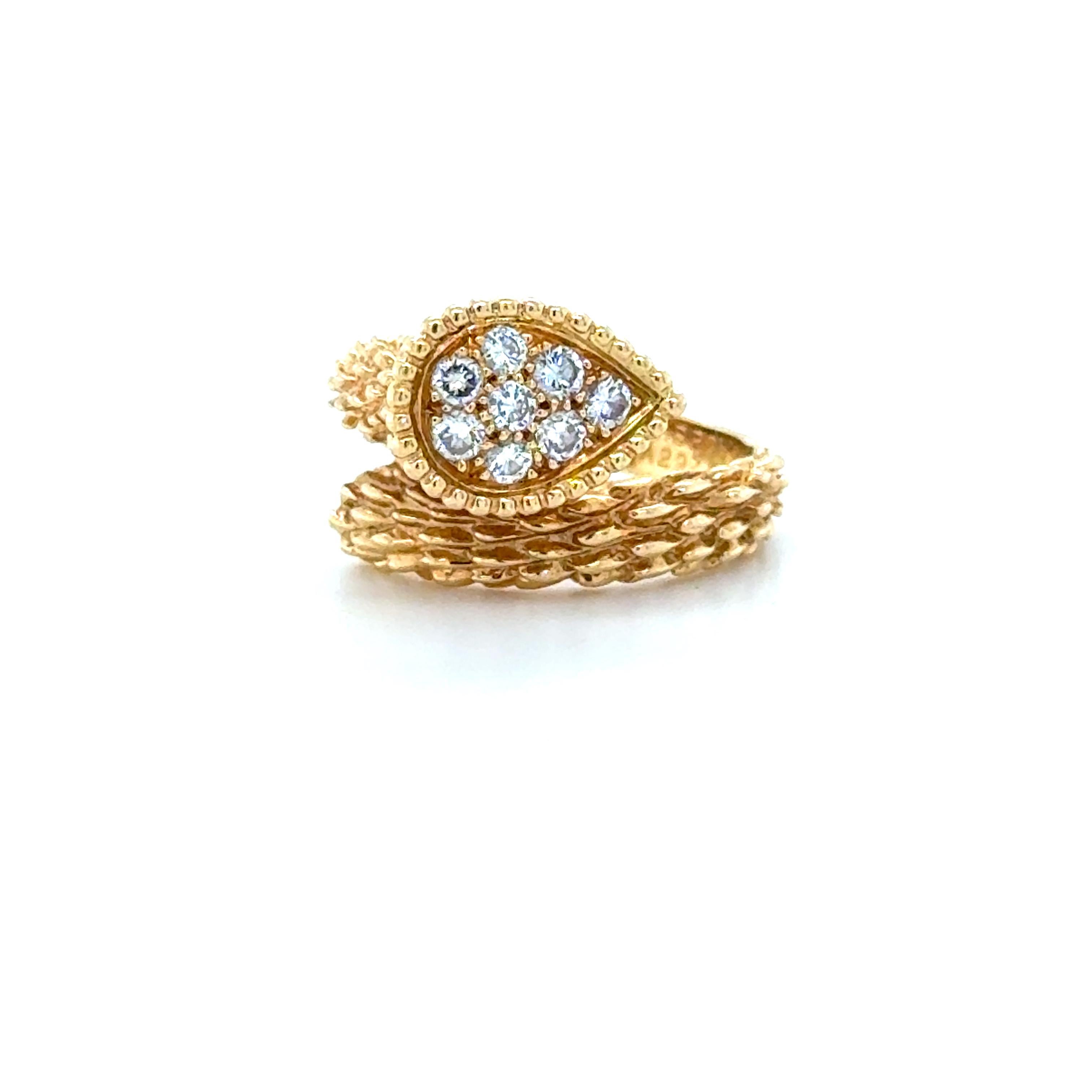 Vintage Boucheron, bague Serpent Bohème en or jaune 18K et diamants Excellent état - En vente à Chicago, IL