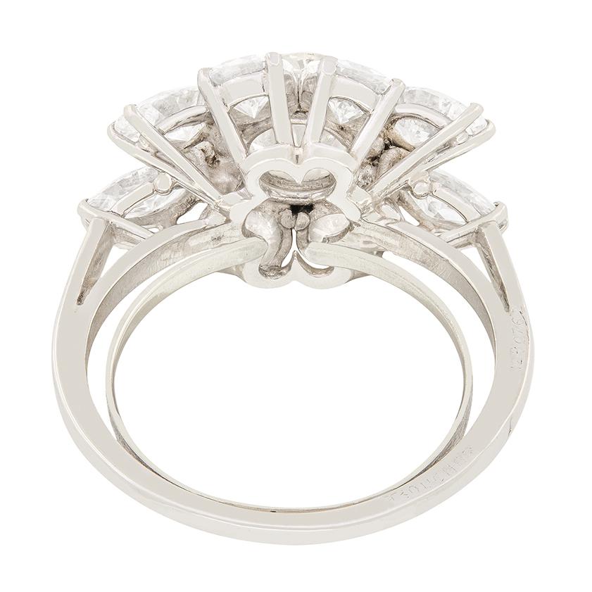 Vintage Boucheron 4.24ct Diamond cluster ring, dated 1962 In Good Condition For Sale In London, GB