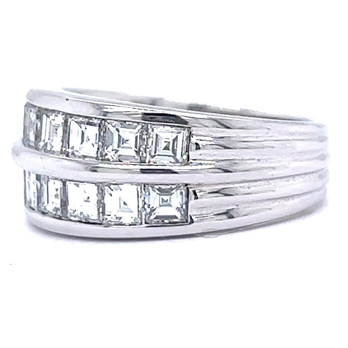 Vintage Boucheron Carré Cut Diamond 18 Karat White Gold Band Ring In Excellent Condition In Beverly Hills, CA