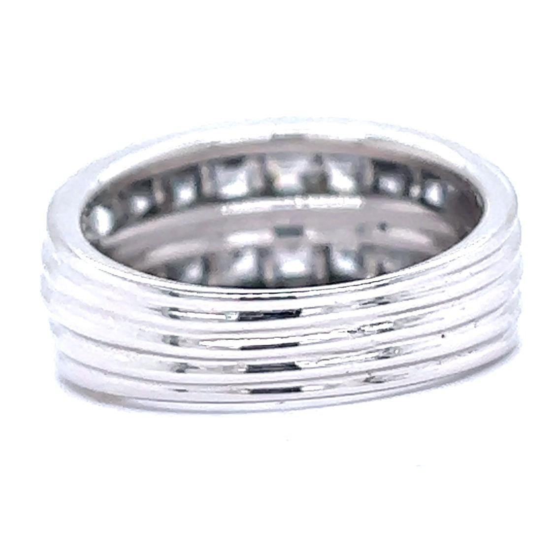 Women's or Men's Vintage Boucheron Carré Cut Diamond 18 Karat White Gold Band Ring