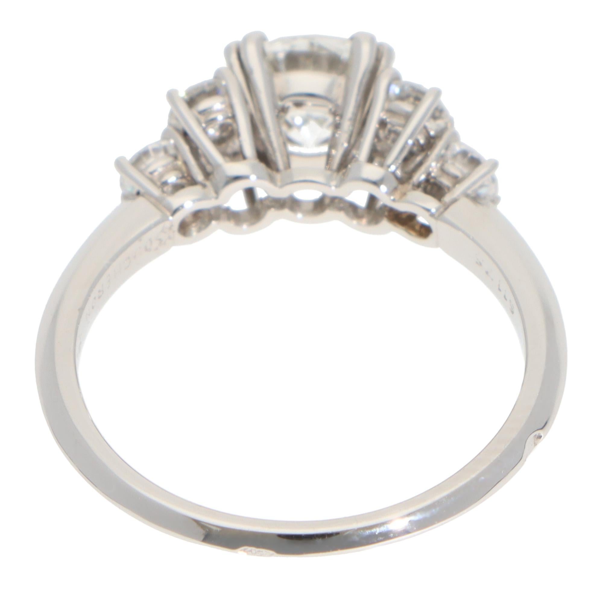 Vintage Boucheron Diamond Ring in Platinum In Excellent Condition For Sale In London, GB